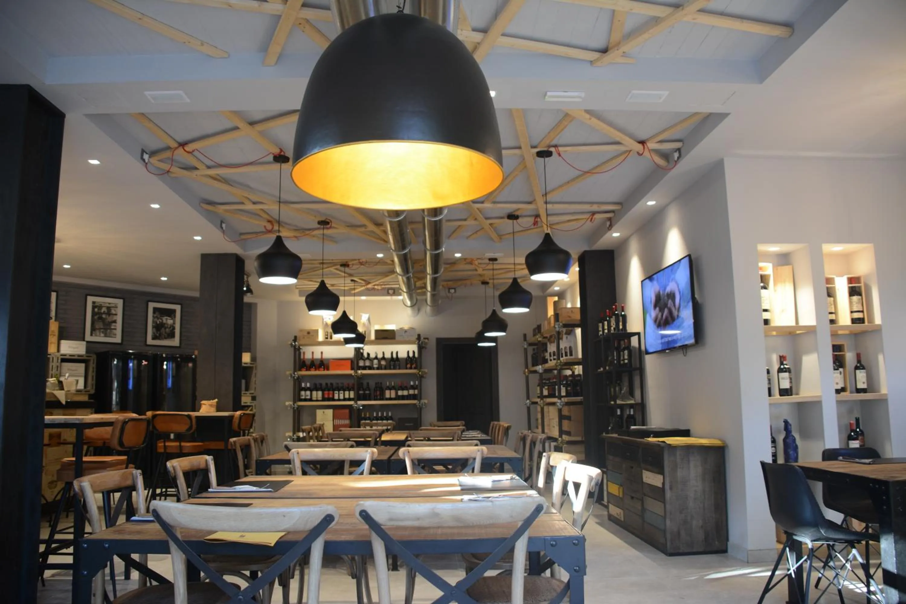 Restaurant/places to eat in Paradù EcoVillage & Resort