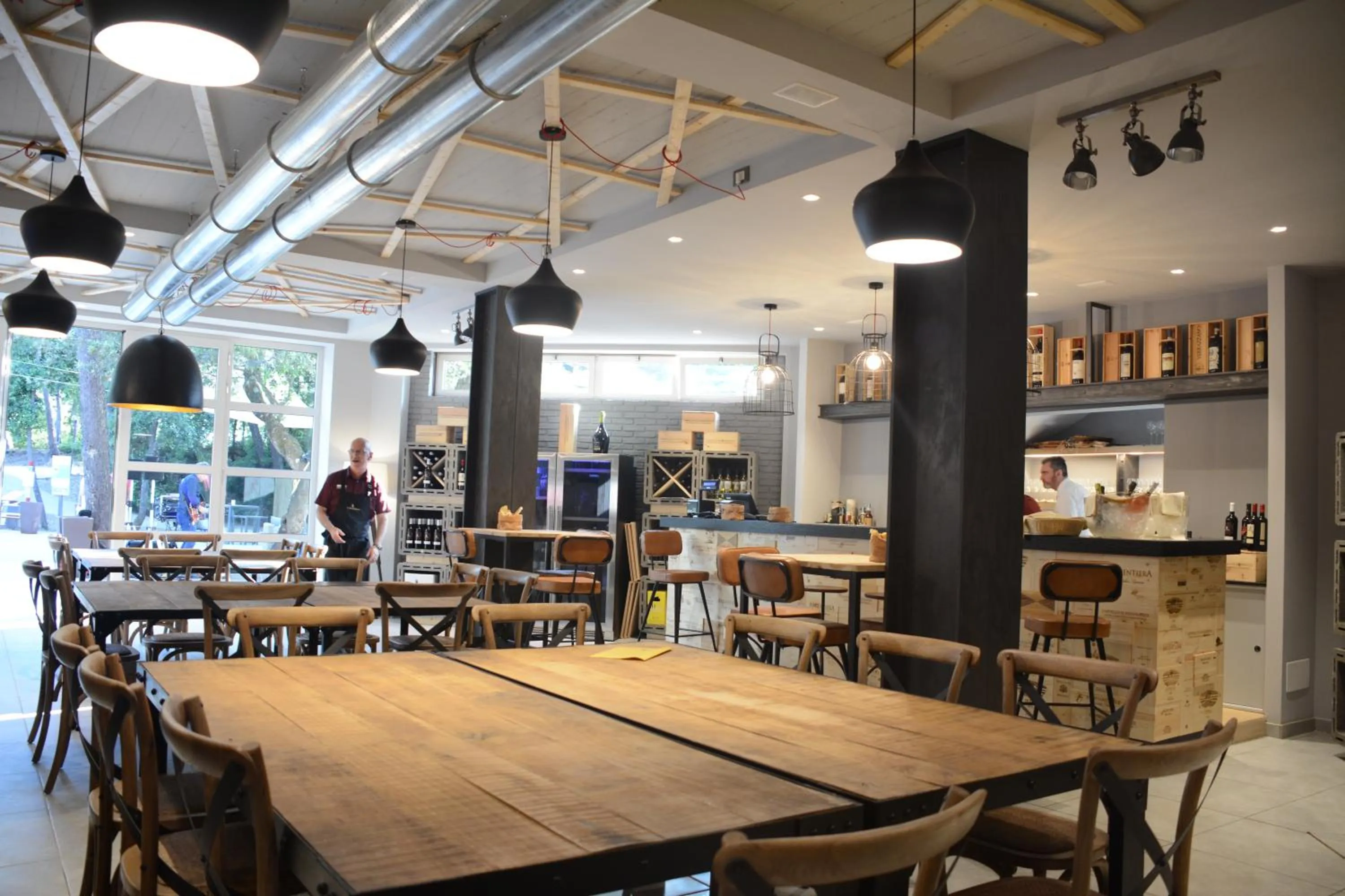 Restaurant/places to eat in Paradù EcoVillage & Resort