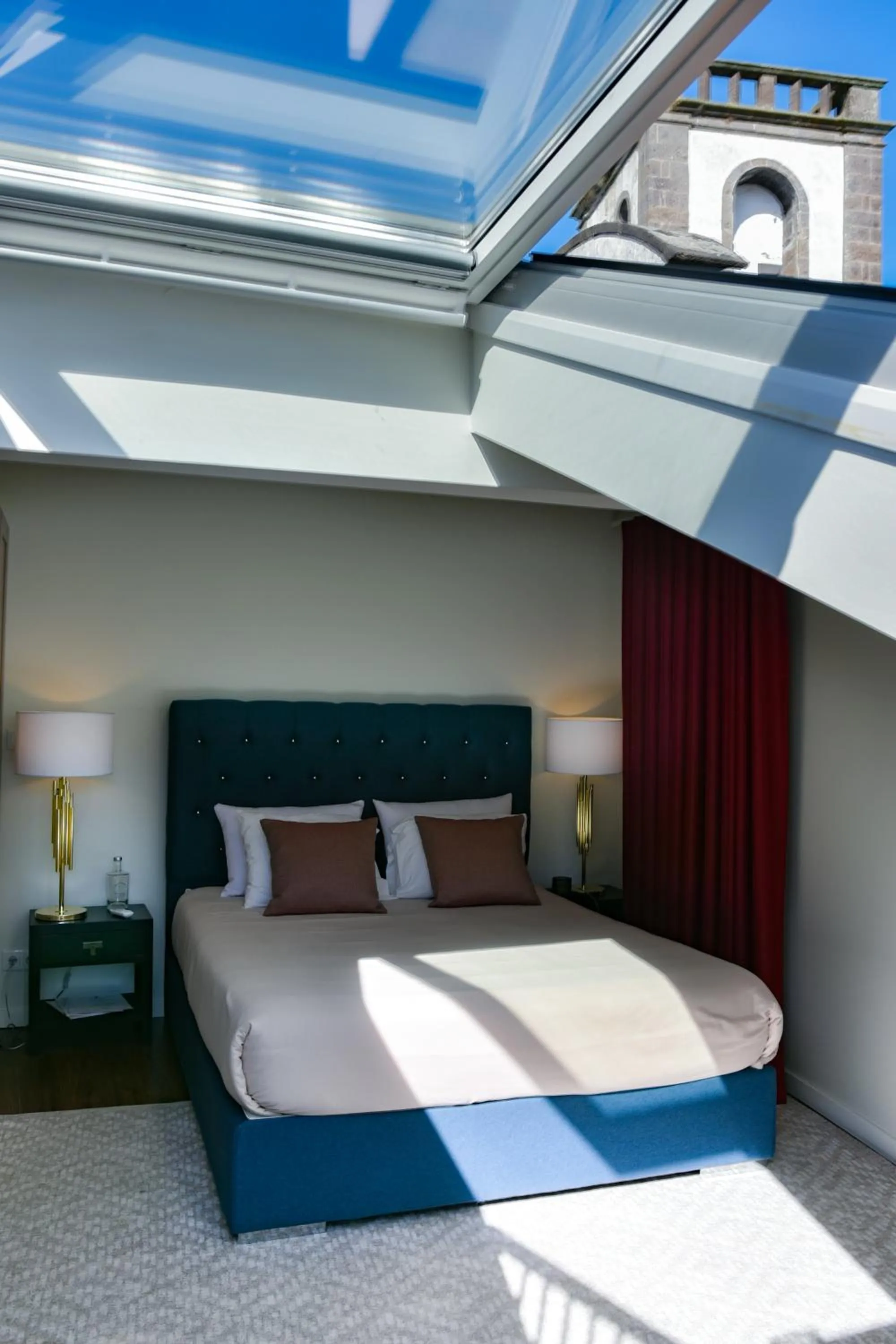 Bedroom, Bed in Charming House - O Mercado