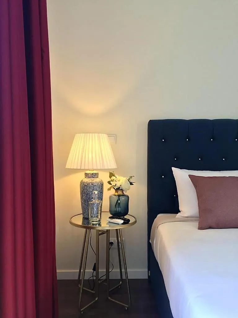 Bed in Charming House - O Mercado