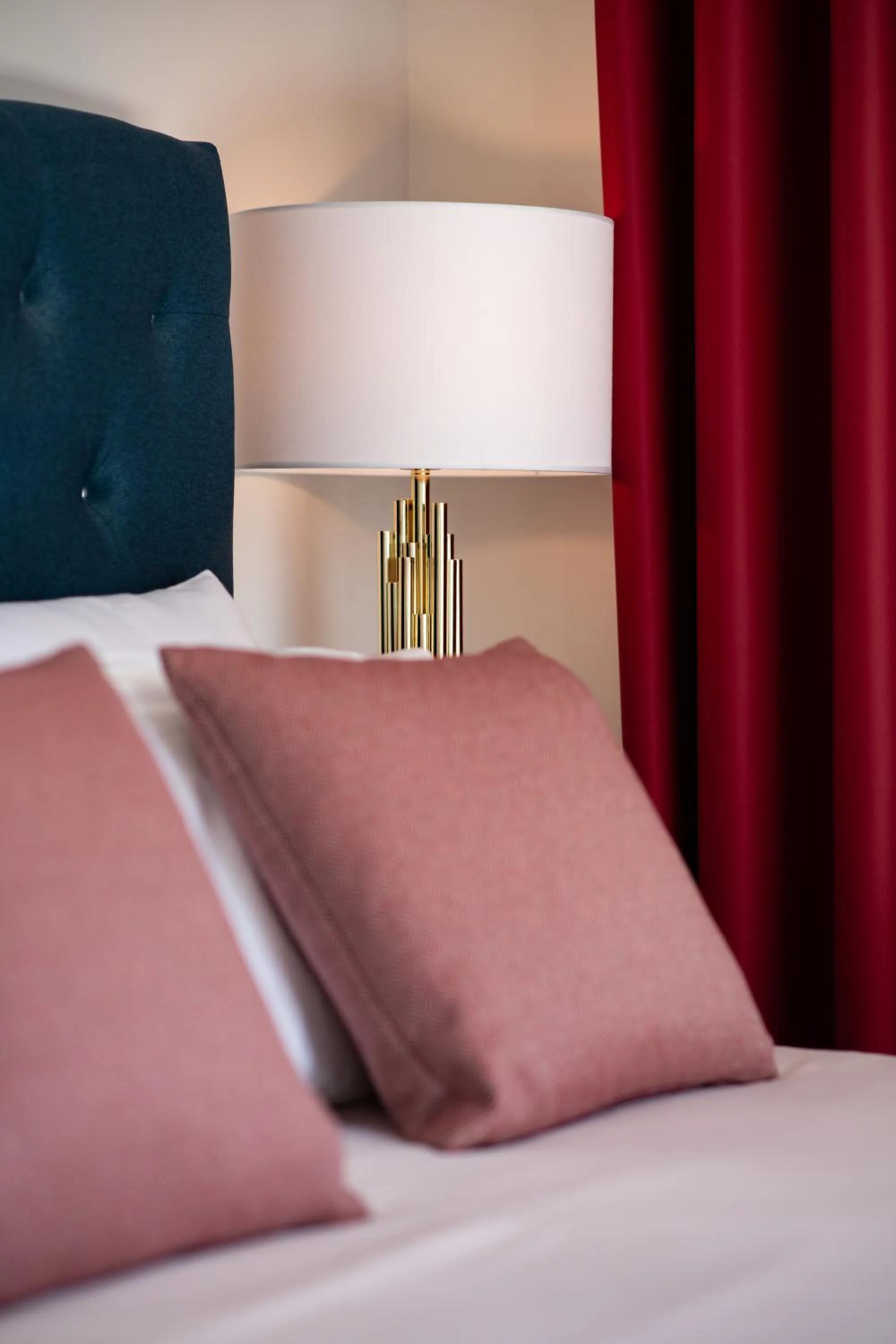 Bed in Charming House - O Mercado