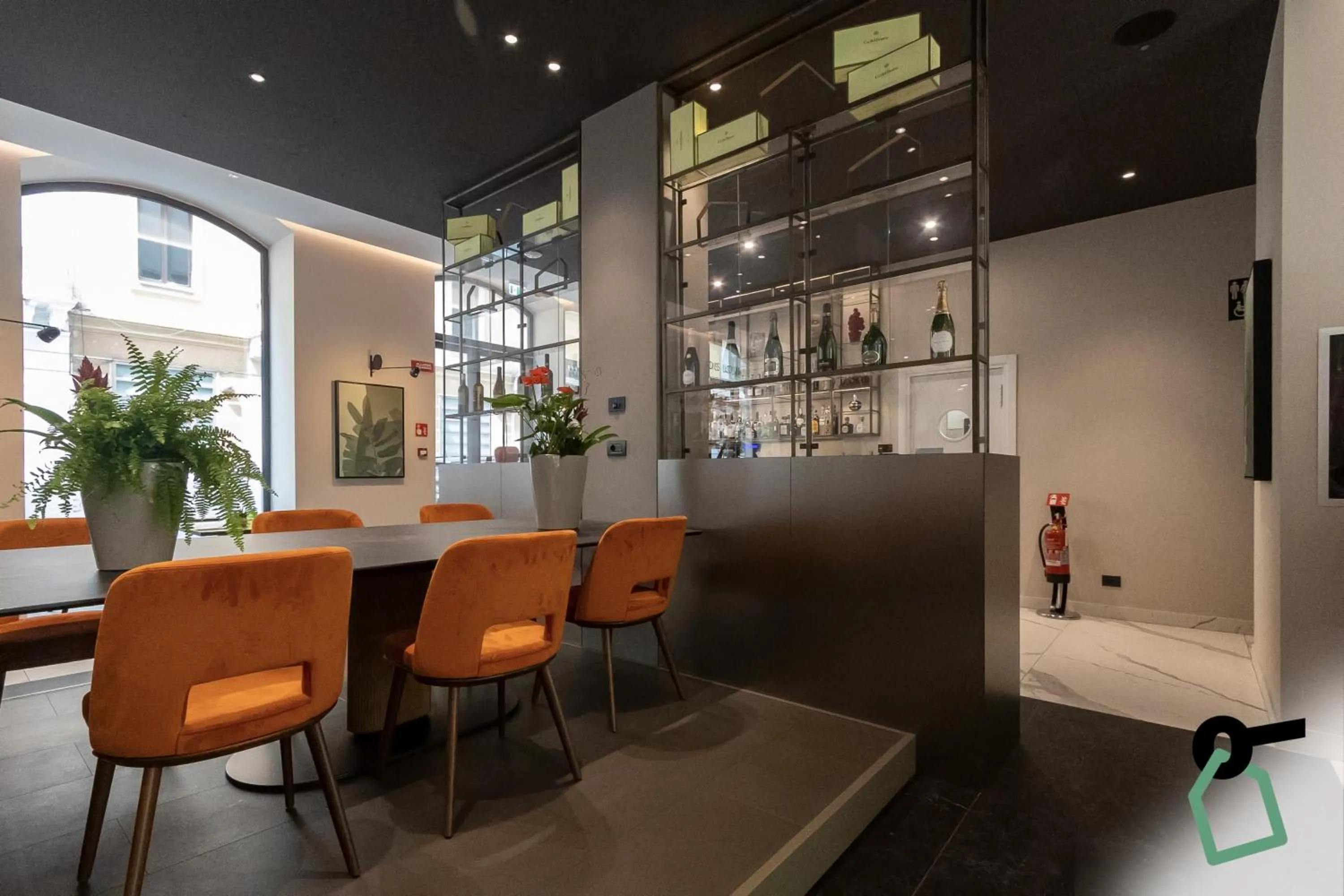 Lounge or bar in HOTIDAY Room Collection - Milano Cinque Giornate