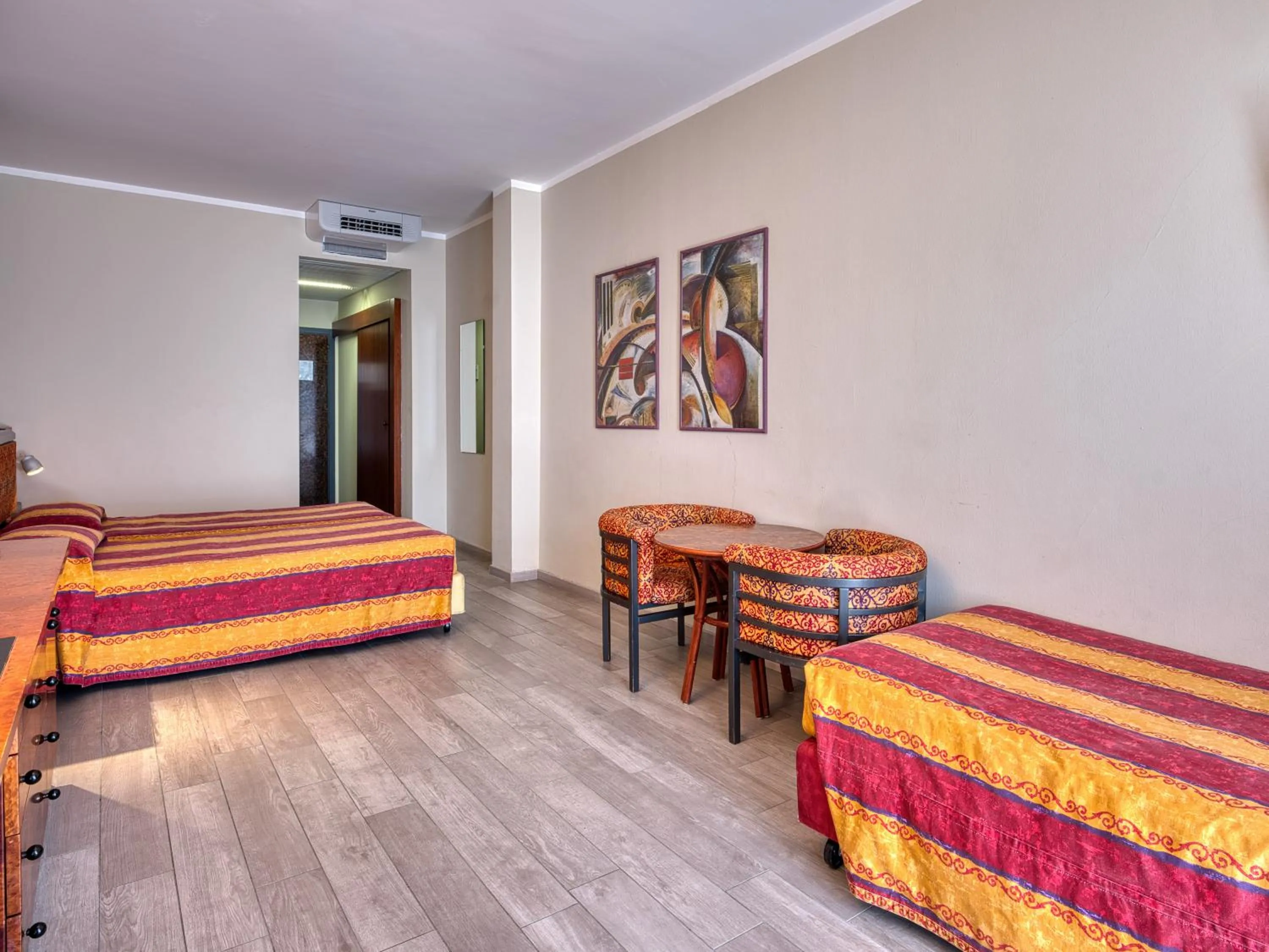 Bedroom, Bed in Hotel Cristina