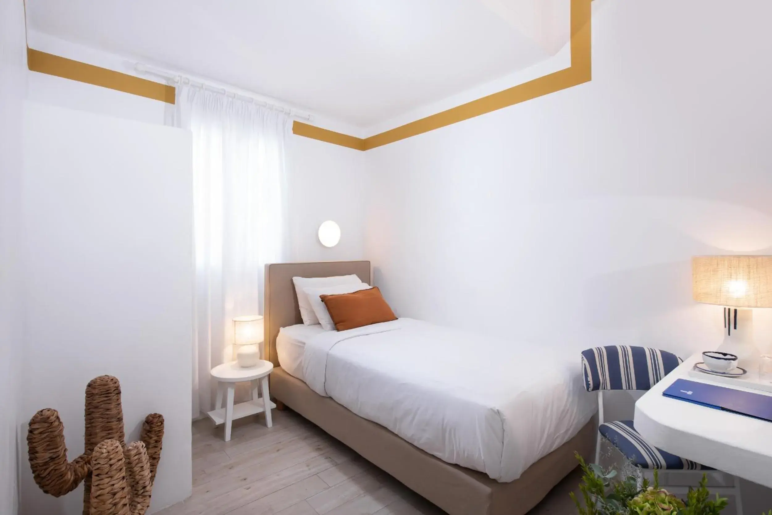 Small Single Room in Hotel Tagoo Small Single Room in Hotel Tagoo