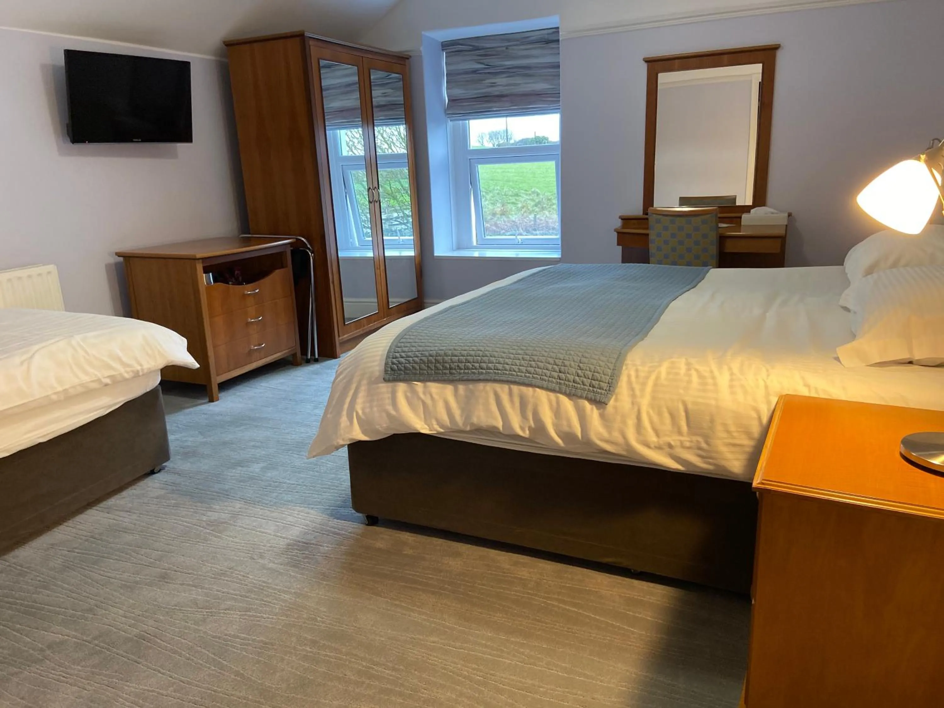 Bed in Gwesty Gadlys Hotel