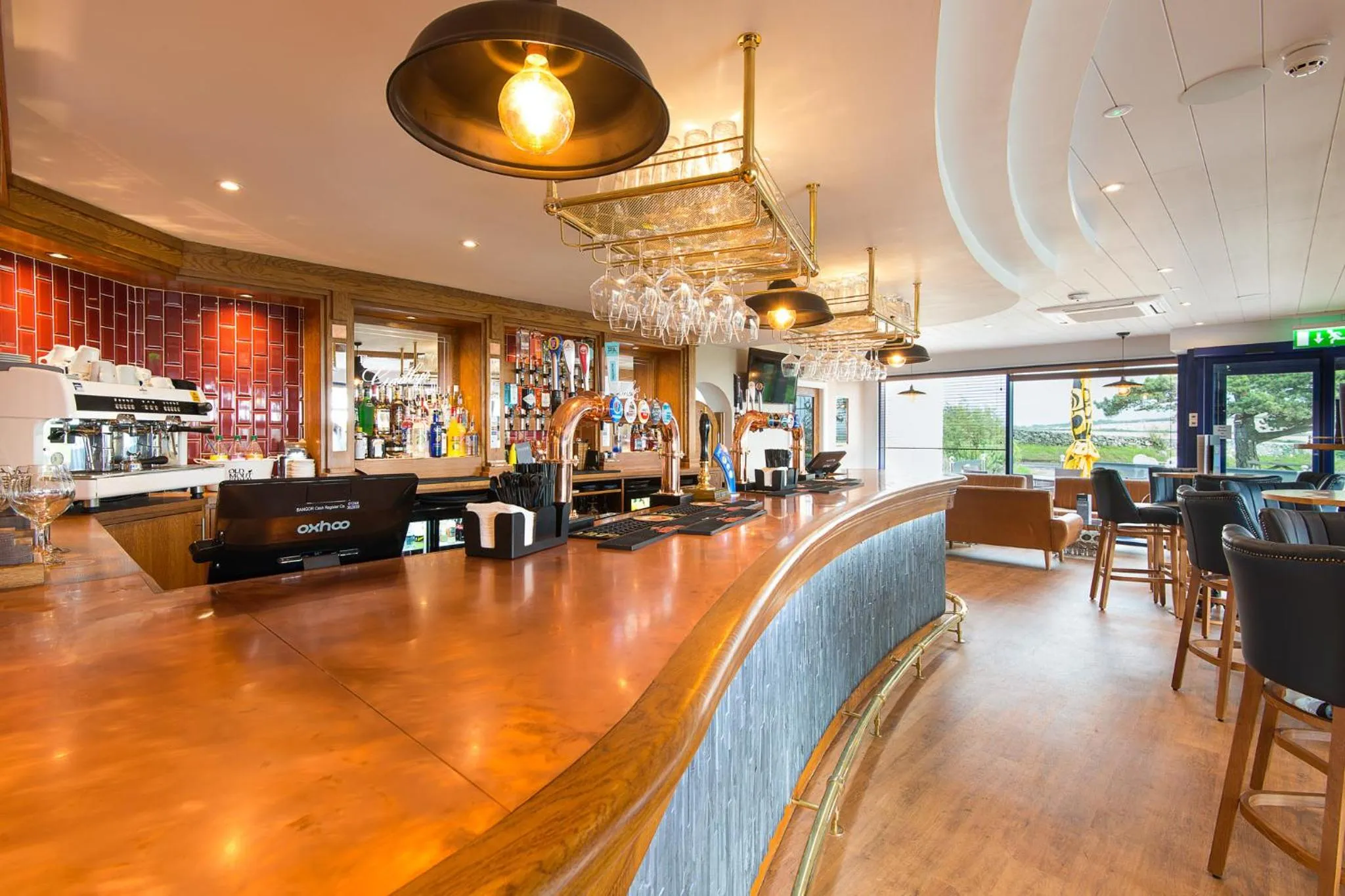 Lounge or bar in Gwesty Gadlys Hotel
