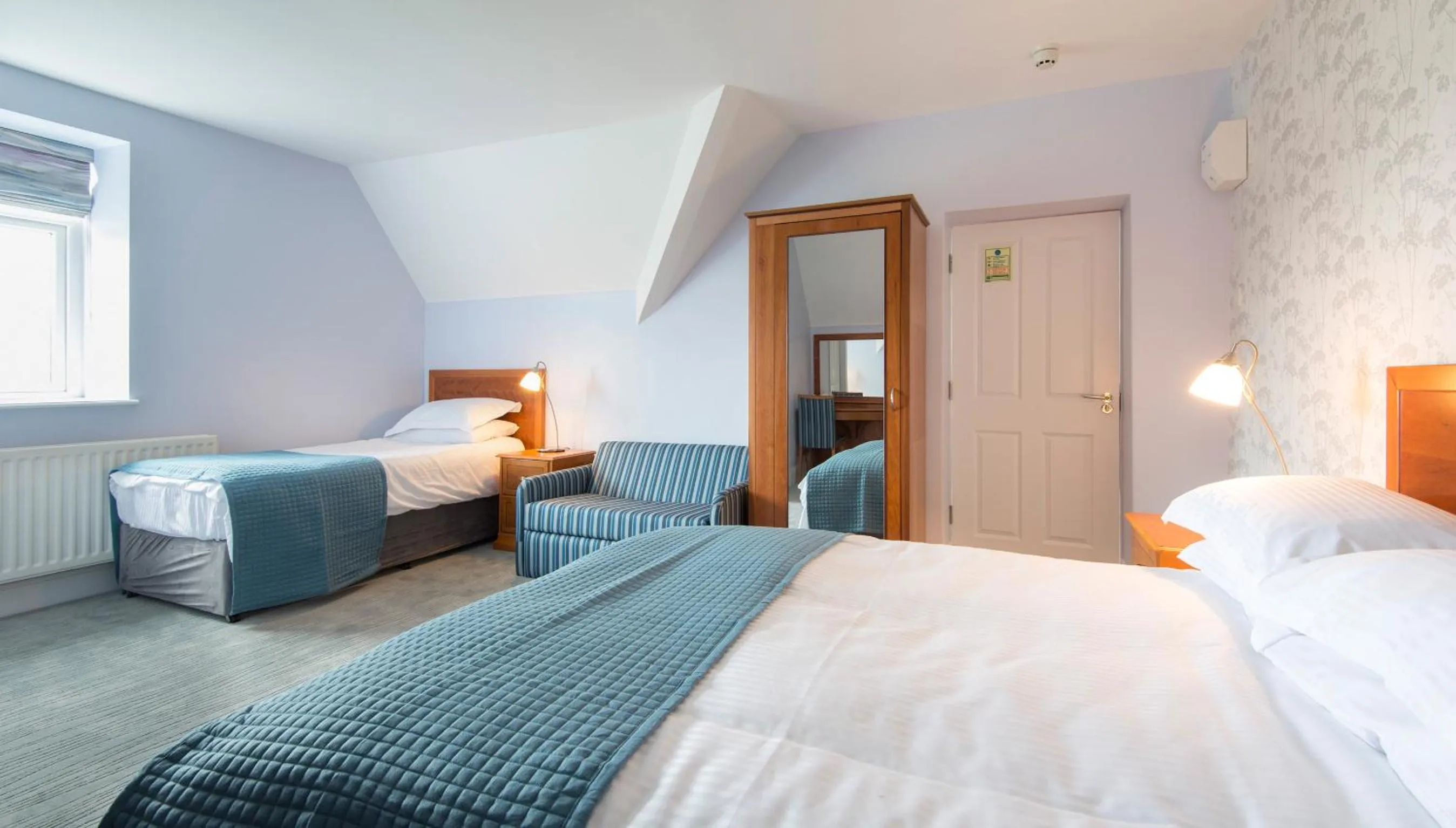 Bed in Gwesty Gadlys Hotel