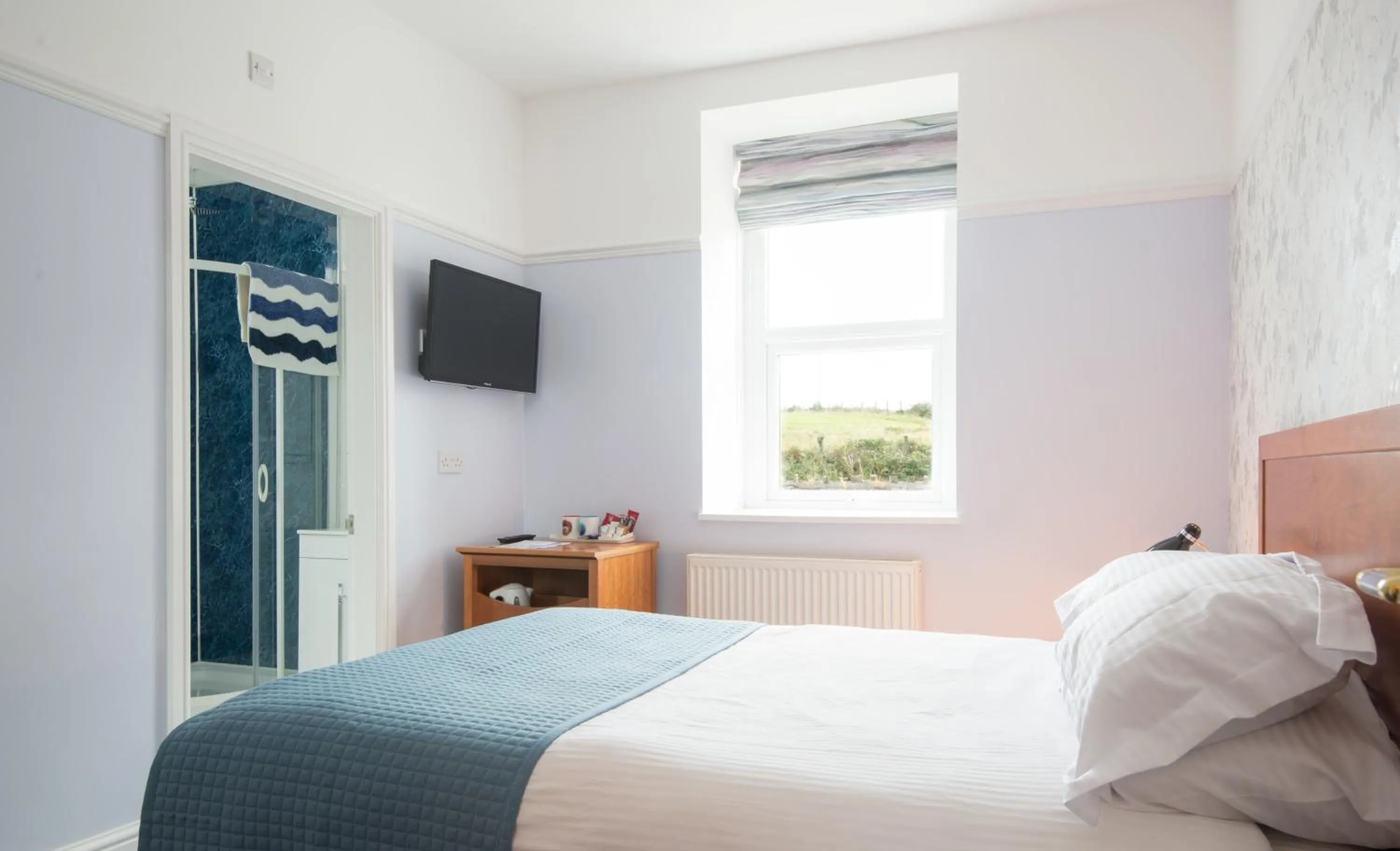 Bed in Gwesty Gadlys Hotel