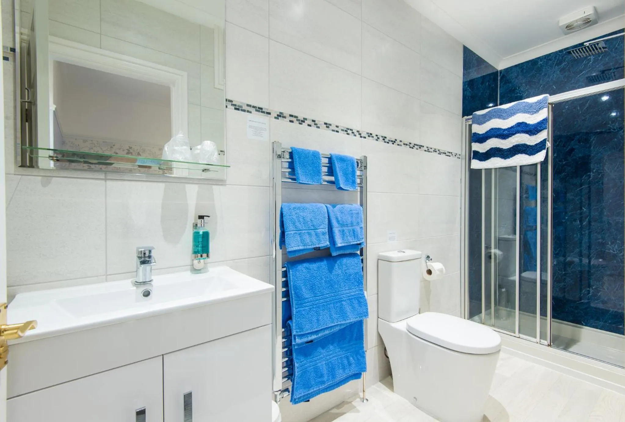 Bathroom in Gwesty Gadlys Hotel