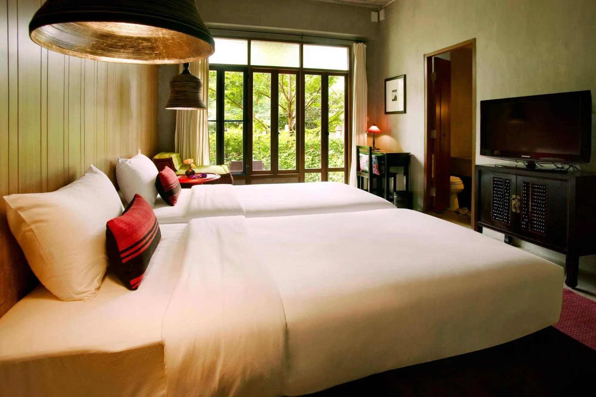 Photo of the whole room, Bed in Hotel des Artists Rose of Pai