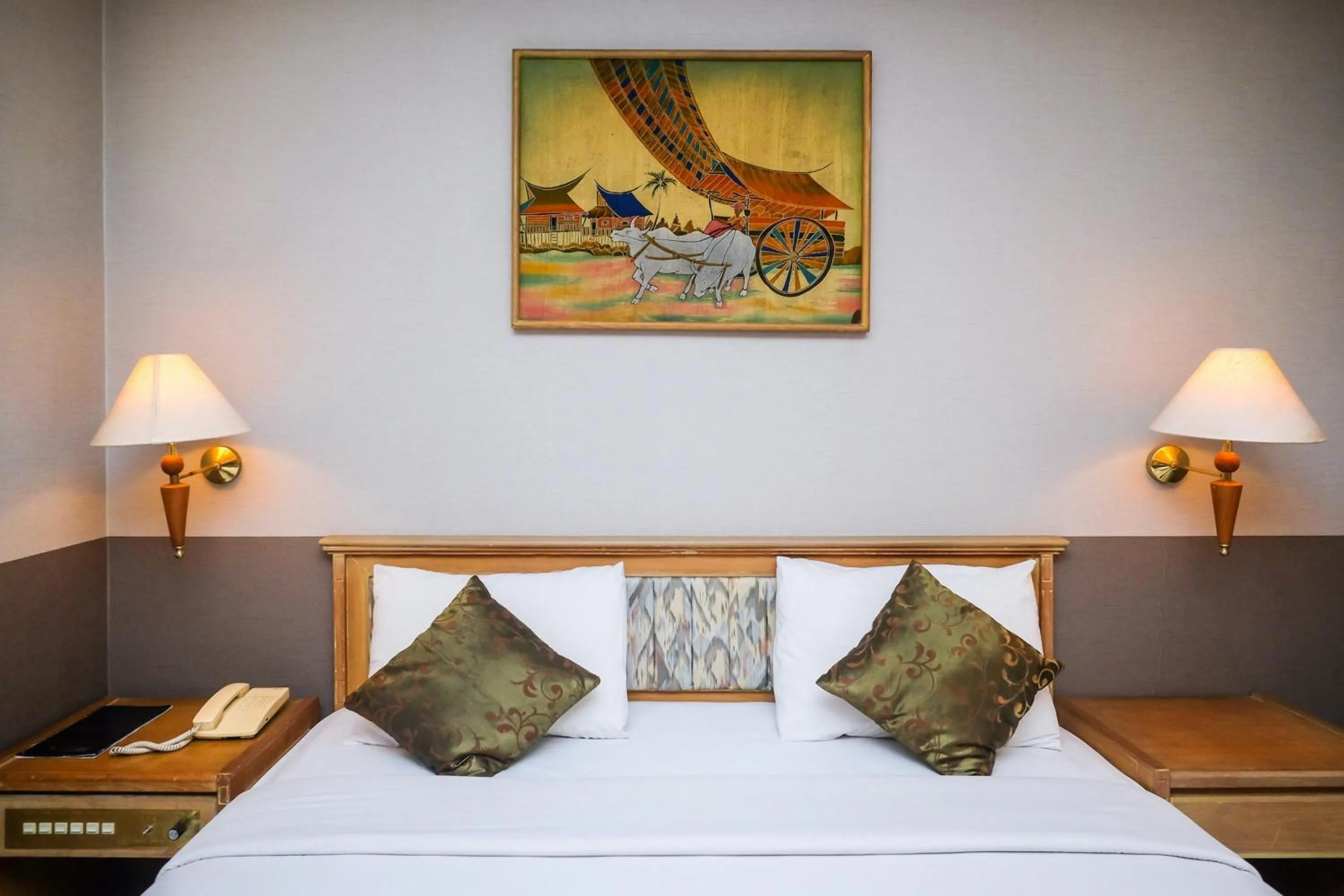 Bed in Hotel Surya Asia