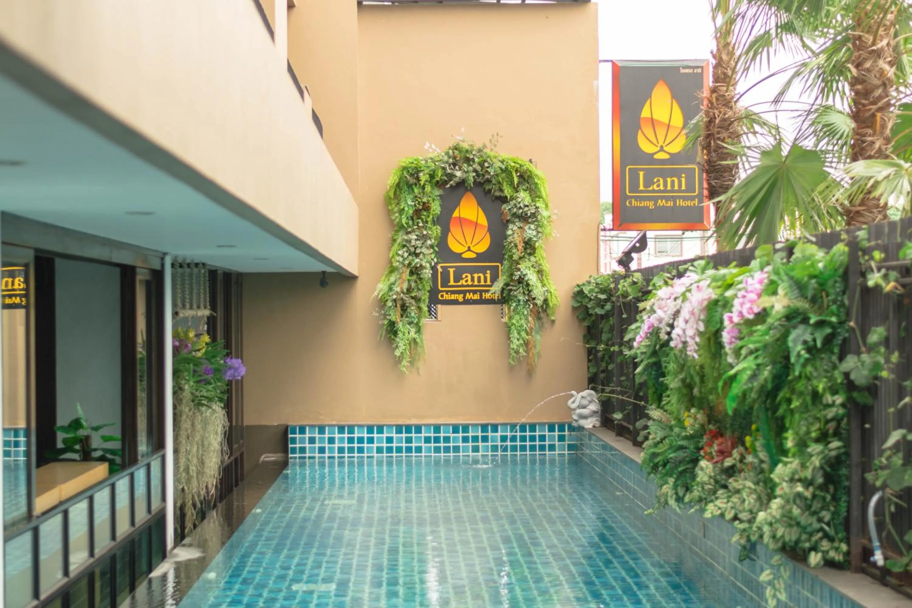 Swimming pool in Lani Chiang Mai Hotel