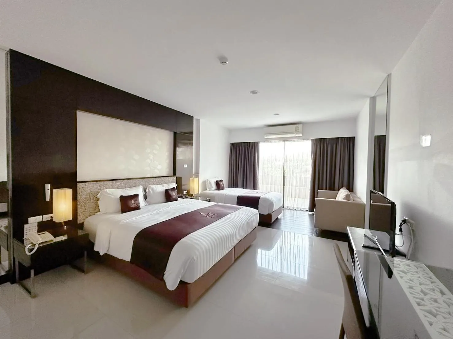 Photo of the whole room, Bed in Lani Chiang Mai Hotel