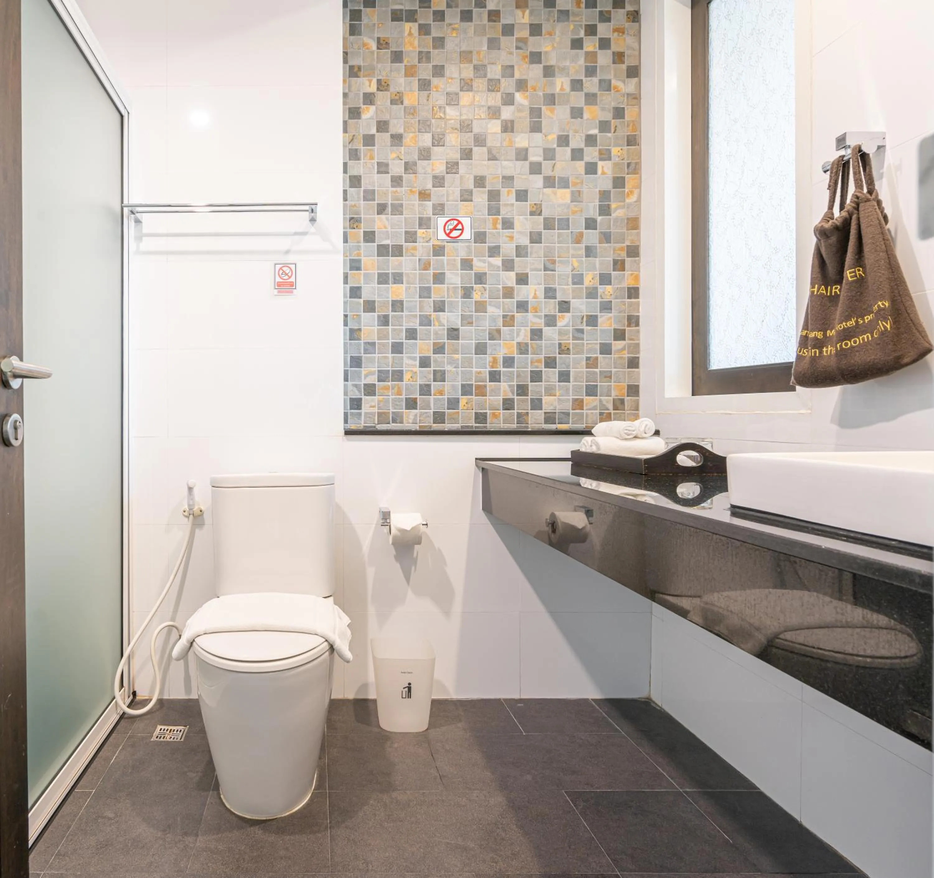 Bathroom in Lani Chiang Mai Hotel