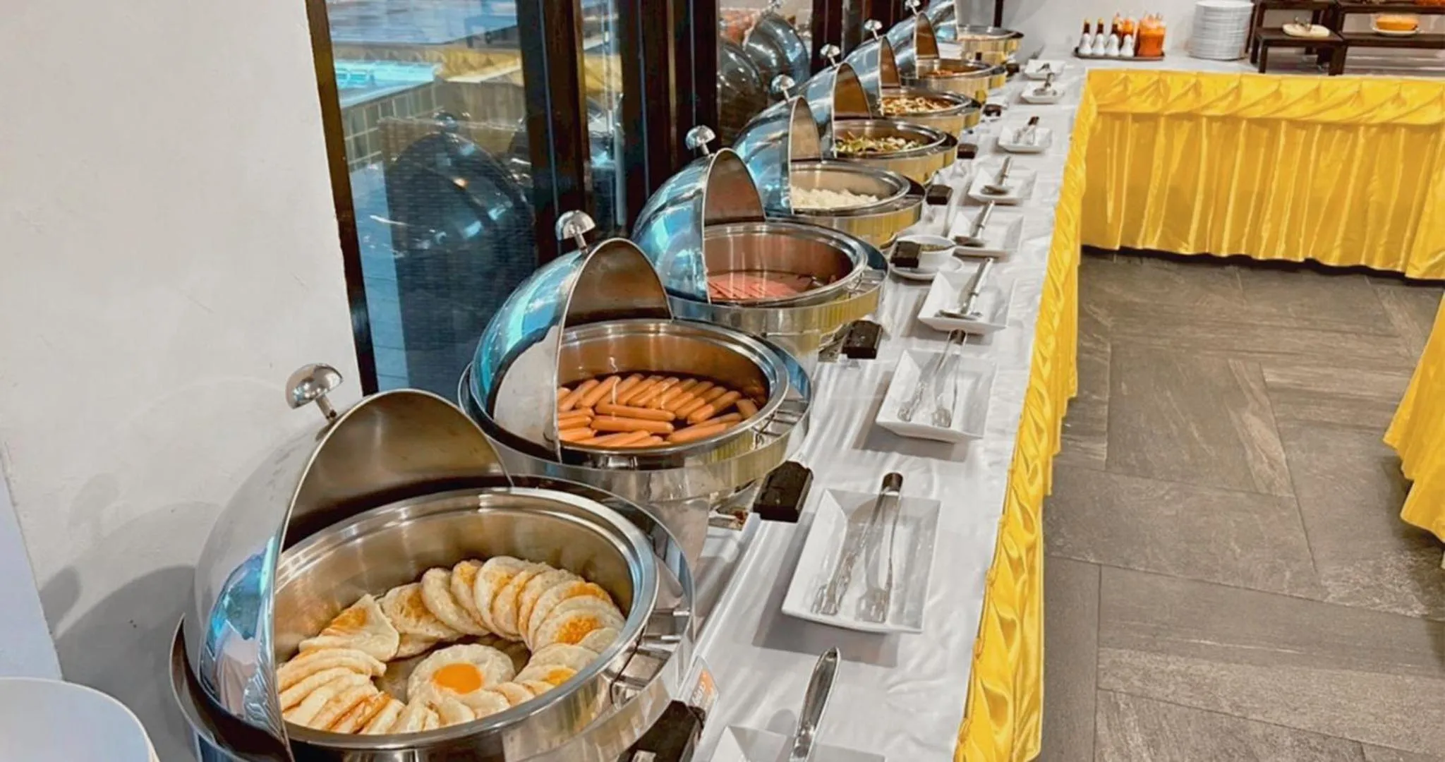 Restaurant/places to eat in Lani Chiang Mai Hotel