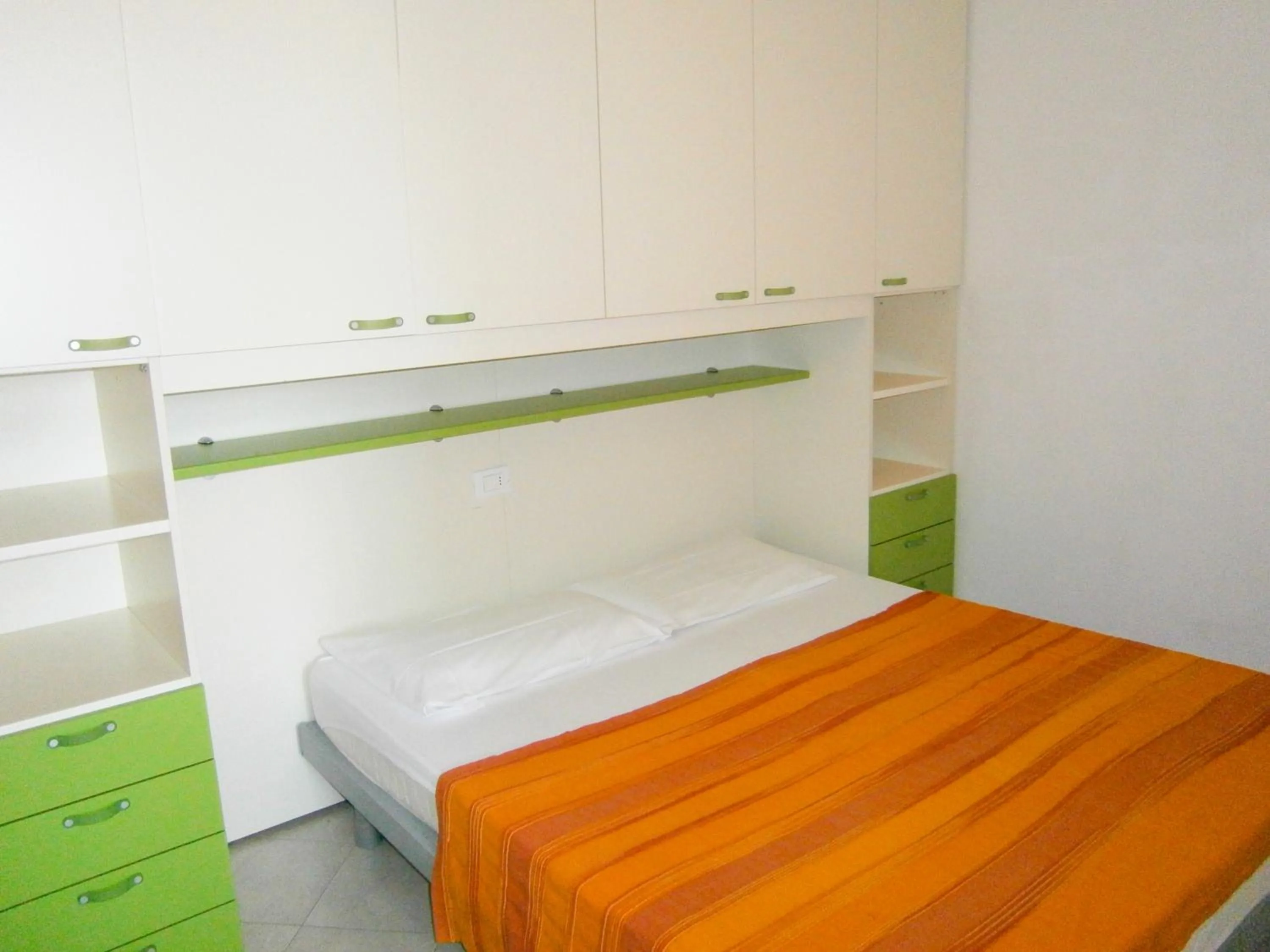 Bed in Villaggio dei Fiori - Agenzia Cocal