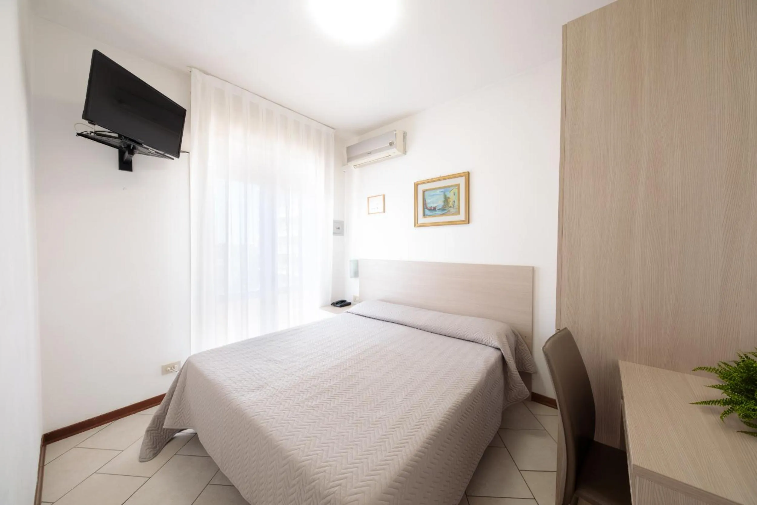 Bed in Hotel Madison