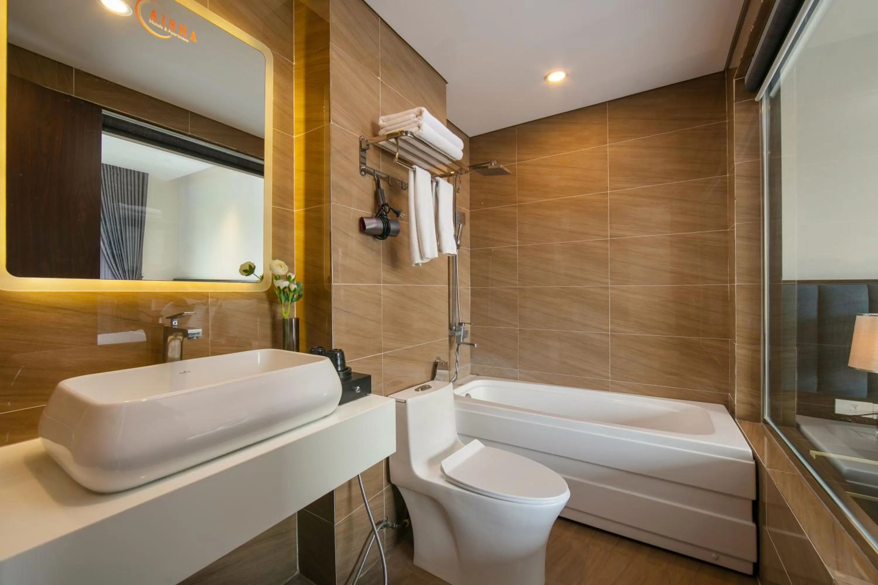 Bathroom in Westlake Pearl Suites & Spa 70 Xuan Dieu - By Pegasy Group