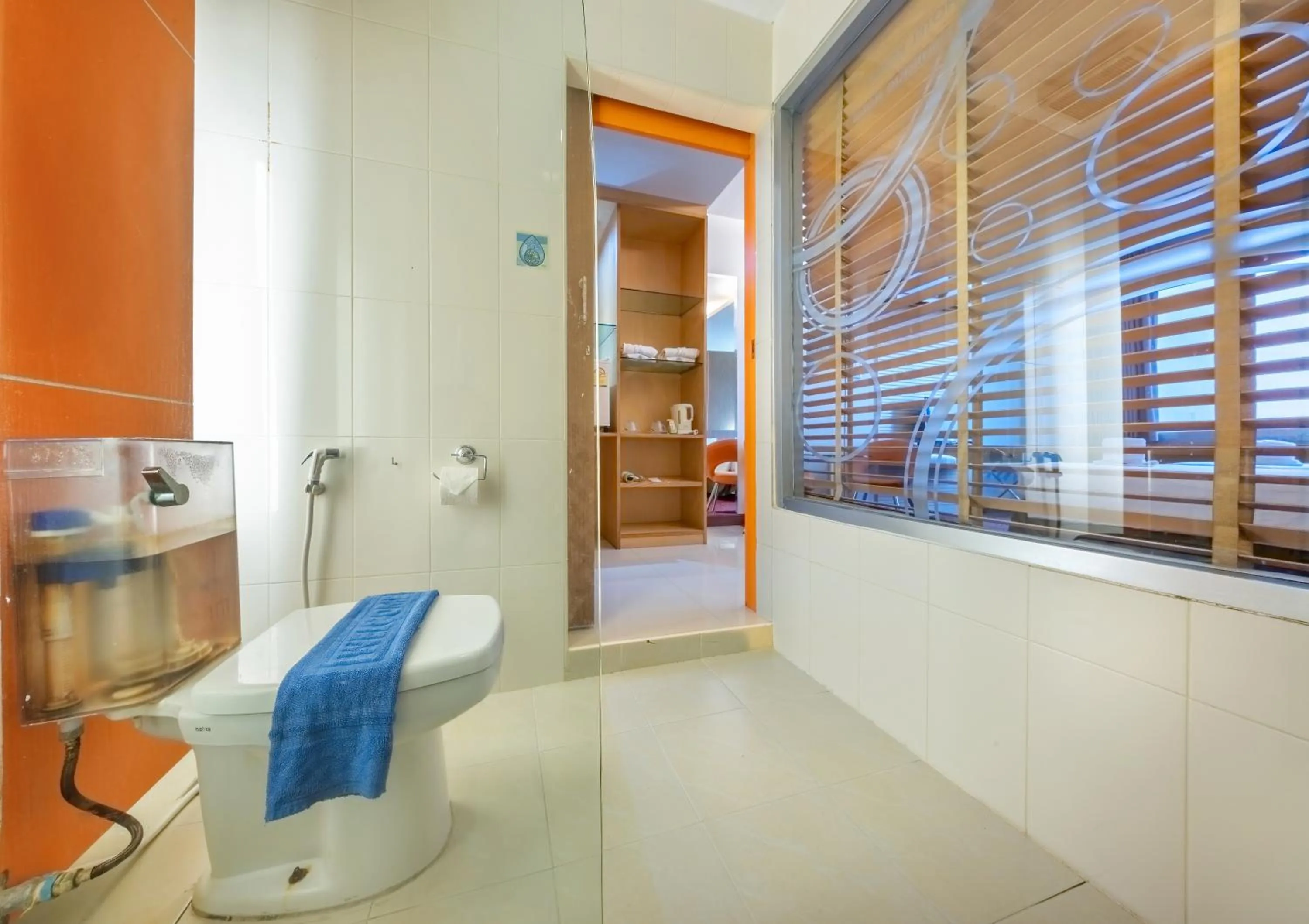 Shower in SHIN Hotel V-ONE Korat