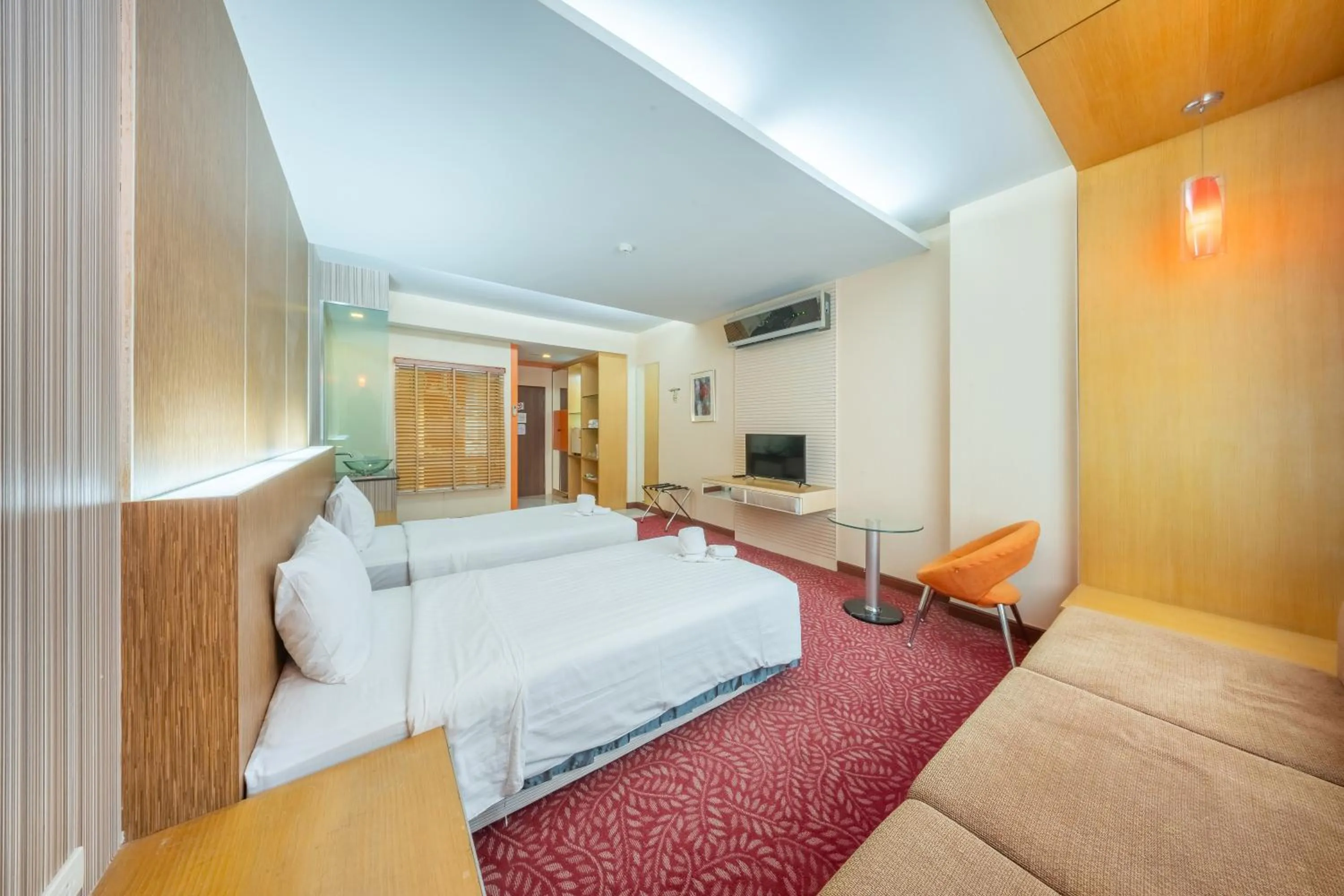 Bedroom, Bed in SHIN Hotel V-ONE Korat