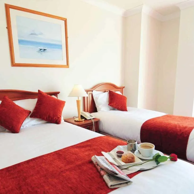 Bedroom, Bed in An Cruiscin Lan