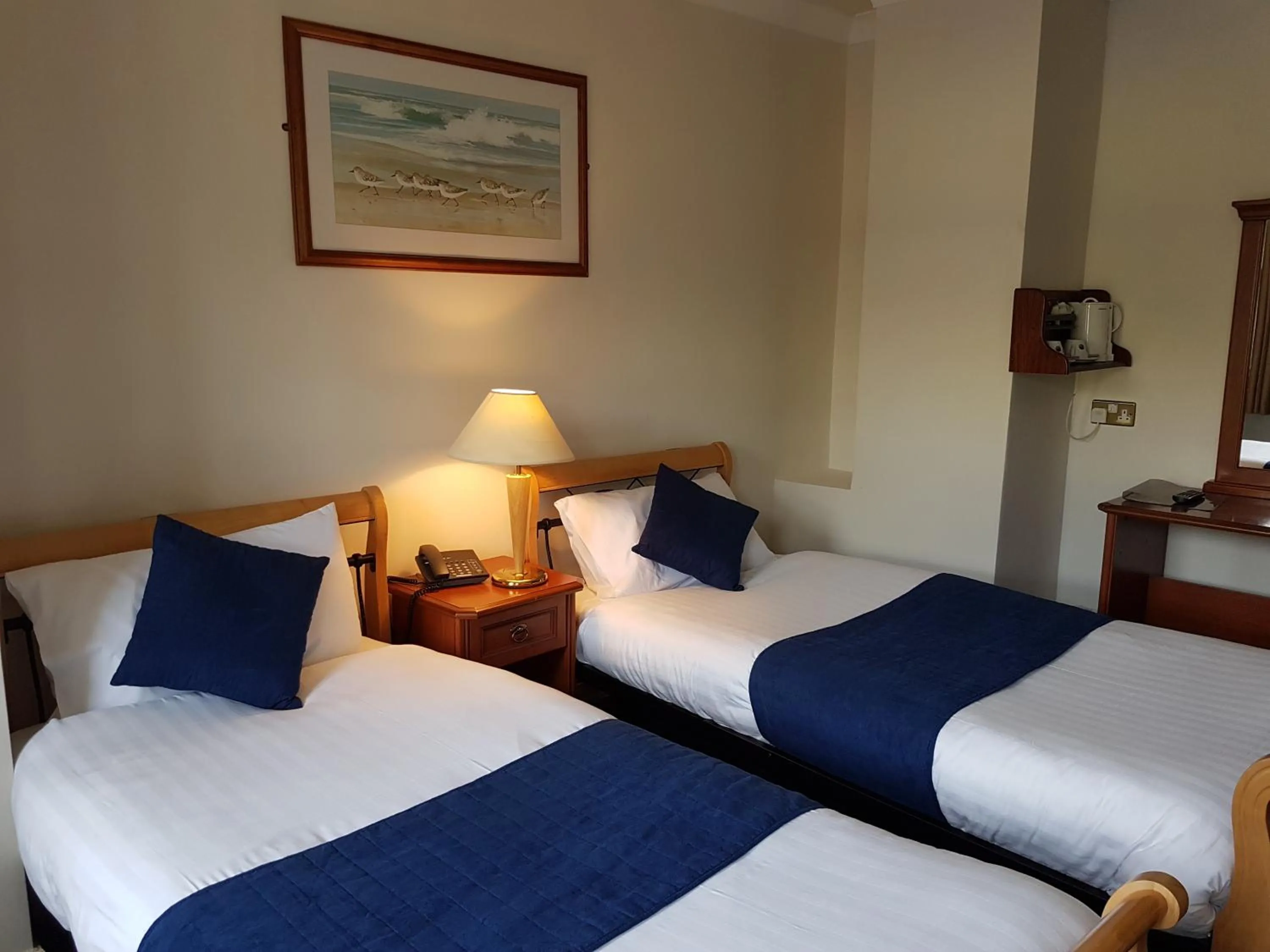 Bedroom, Bed in An Cruiscin Lan