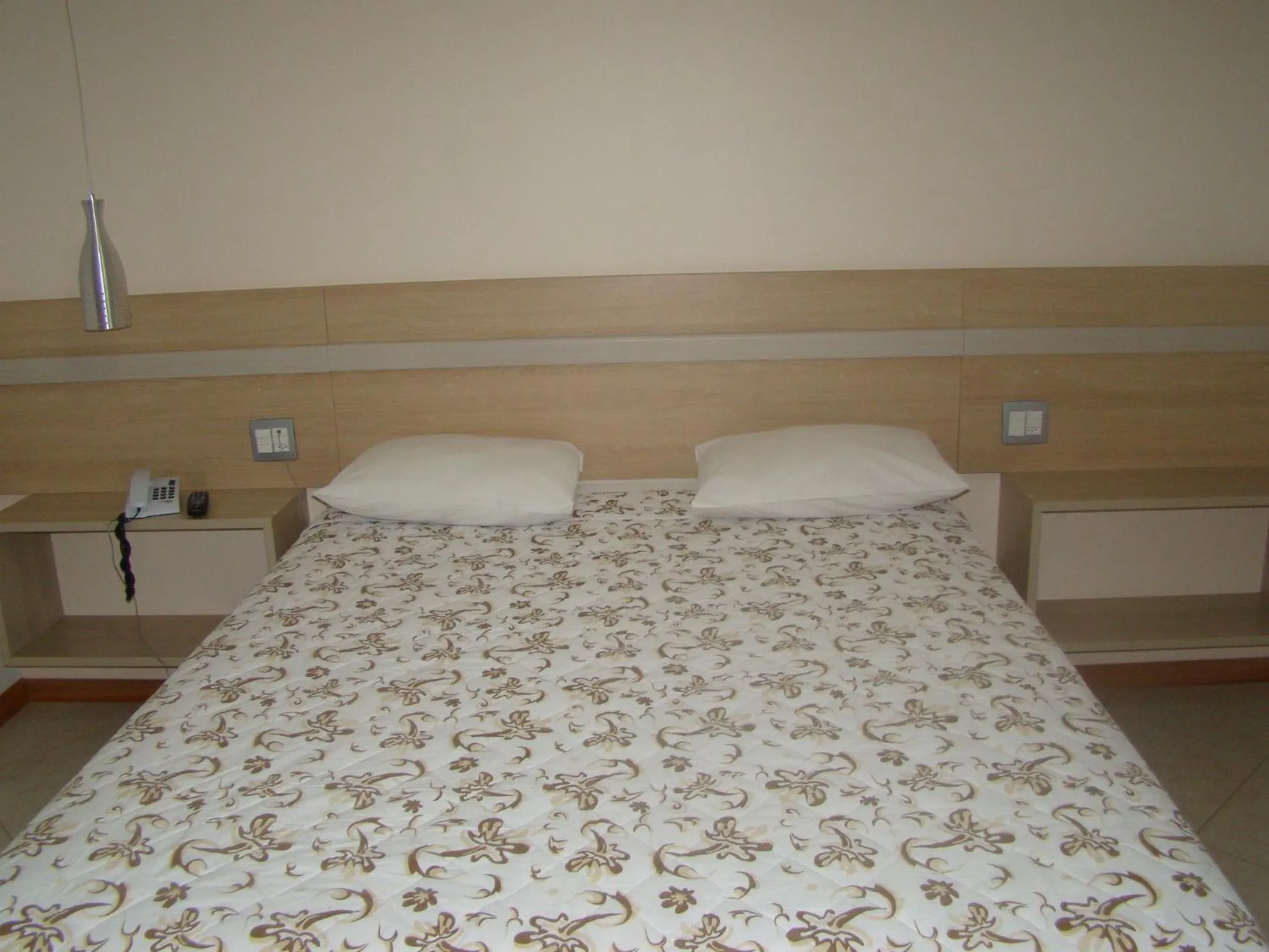 Bedroom, Bed in Rios Hotel