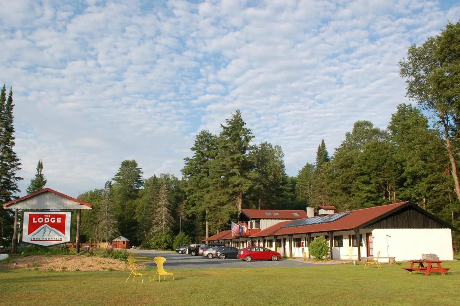 Facade/entrance in Gore Mountain Lodge