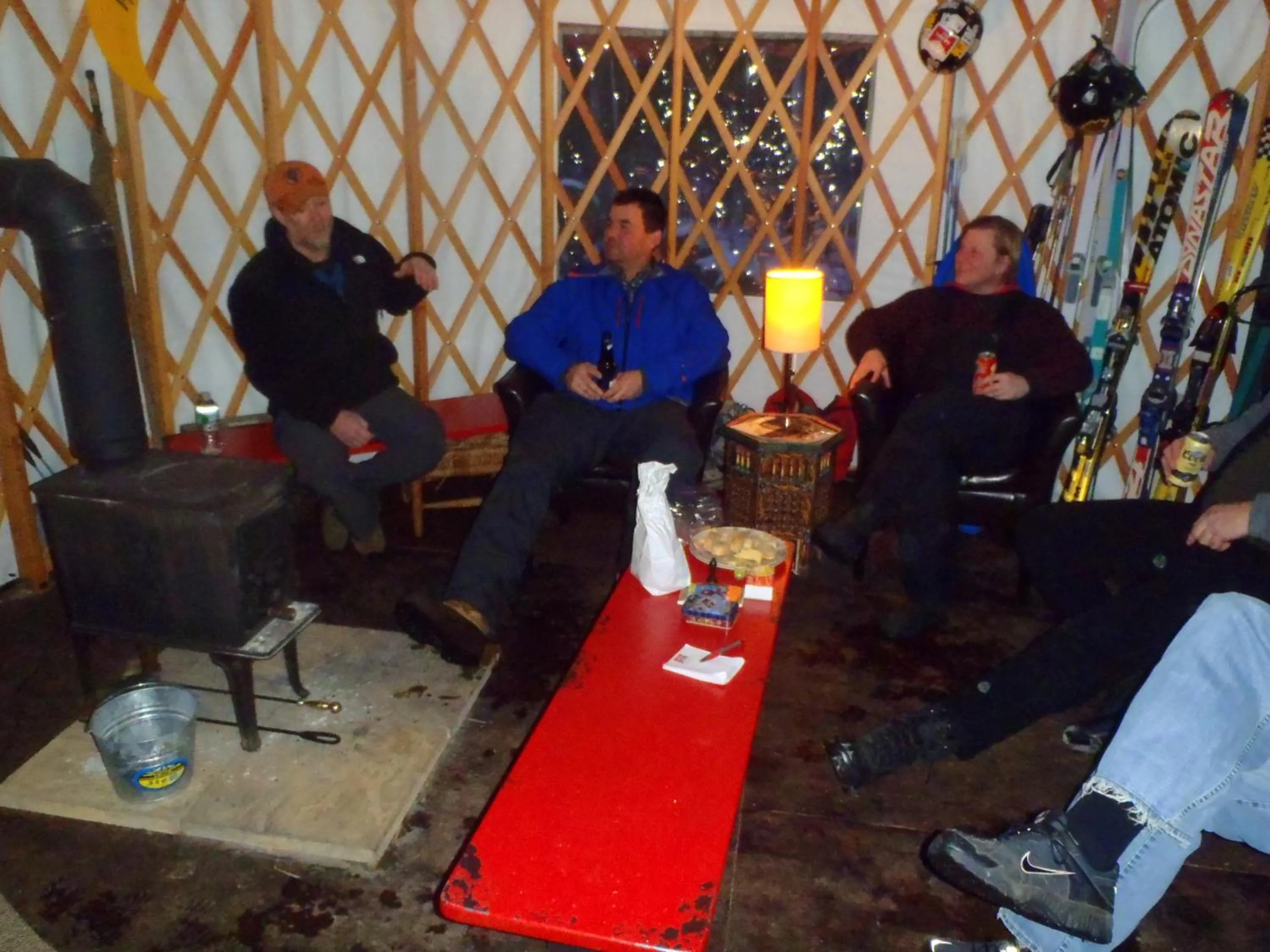 Communal lounge/ TV room in Gore Mountain Lodge