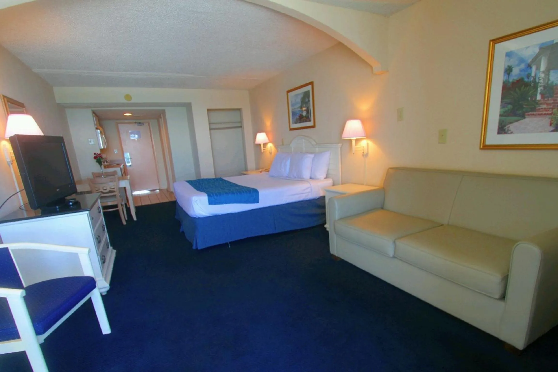 Photo of the whole room, Bed in Bar Harbor On The Oceanfront