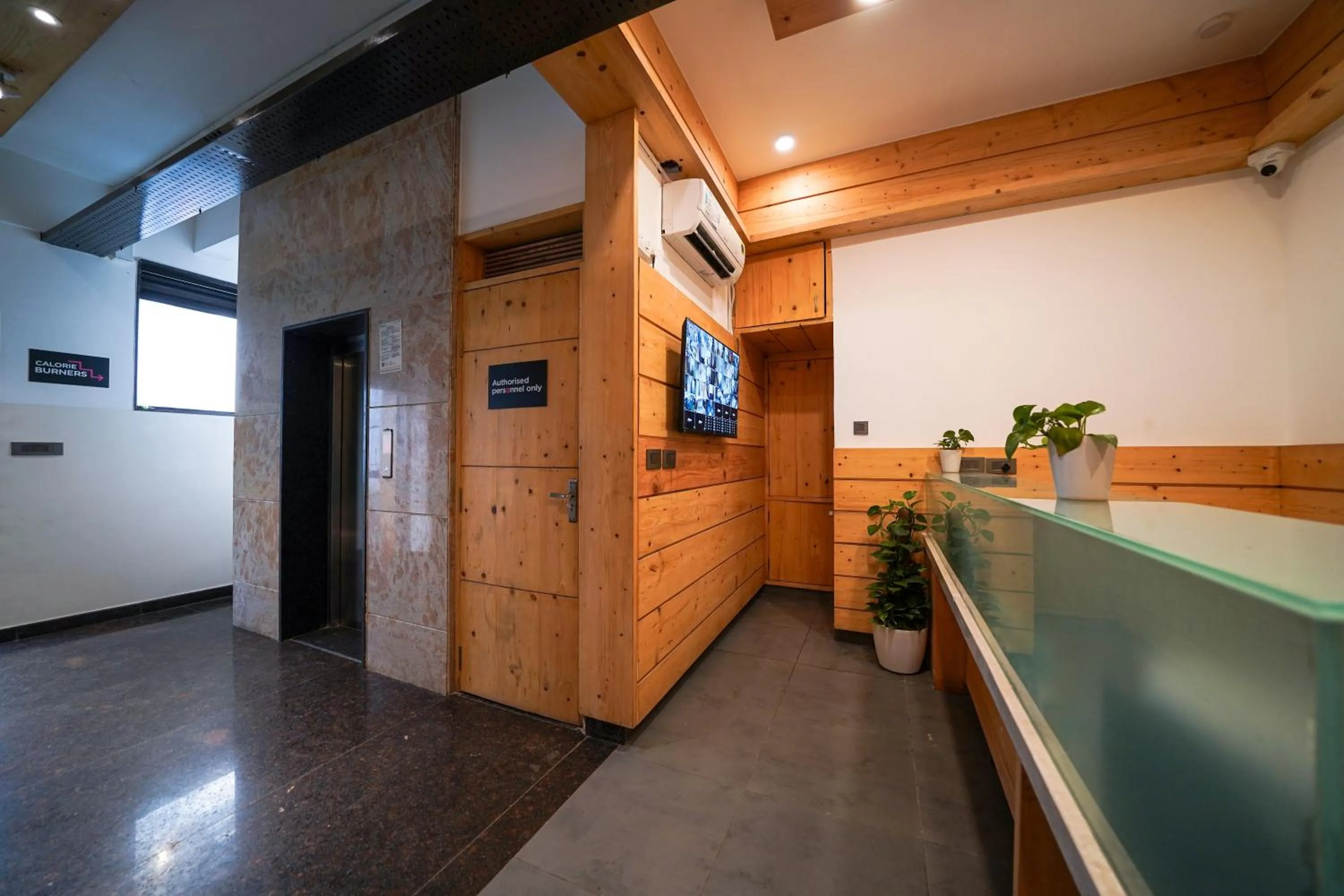 TV and multimedia in Open Hotel by Olive - Moka