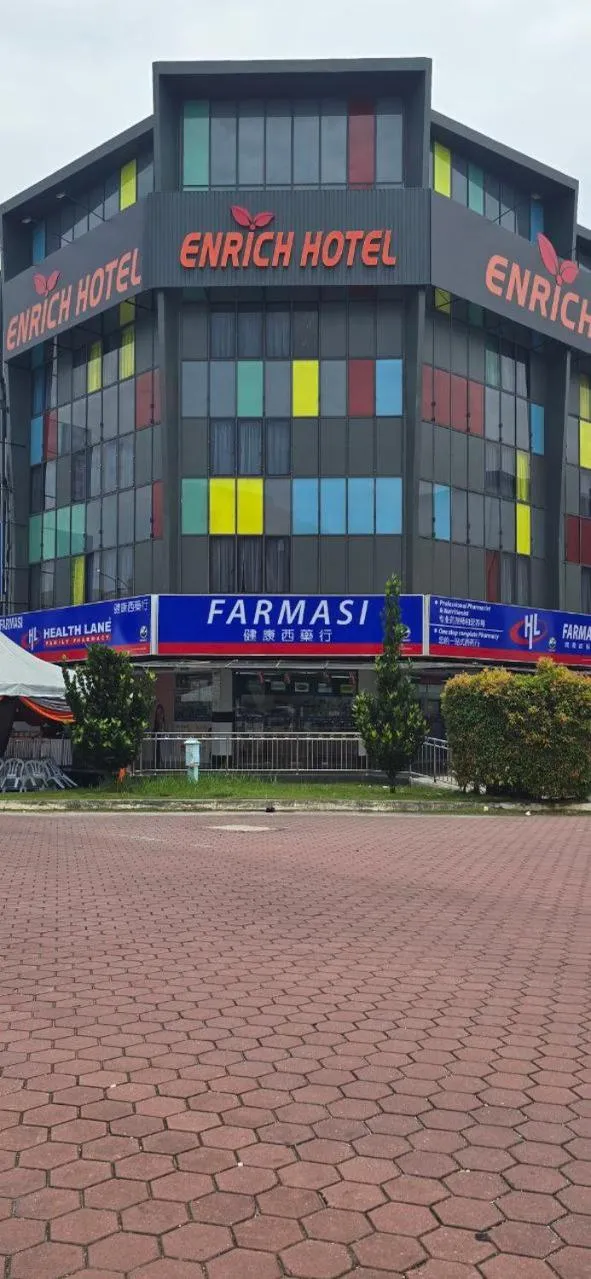 Property building in Enrich Hotel Semenyih by uBook