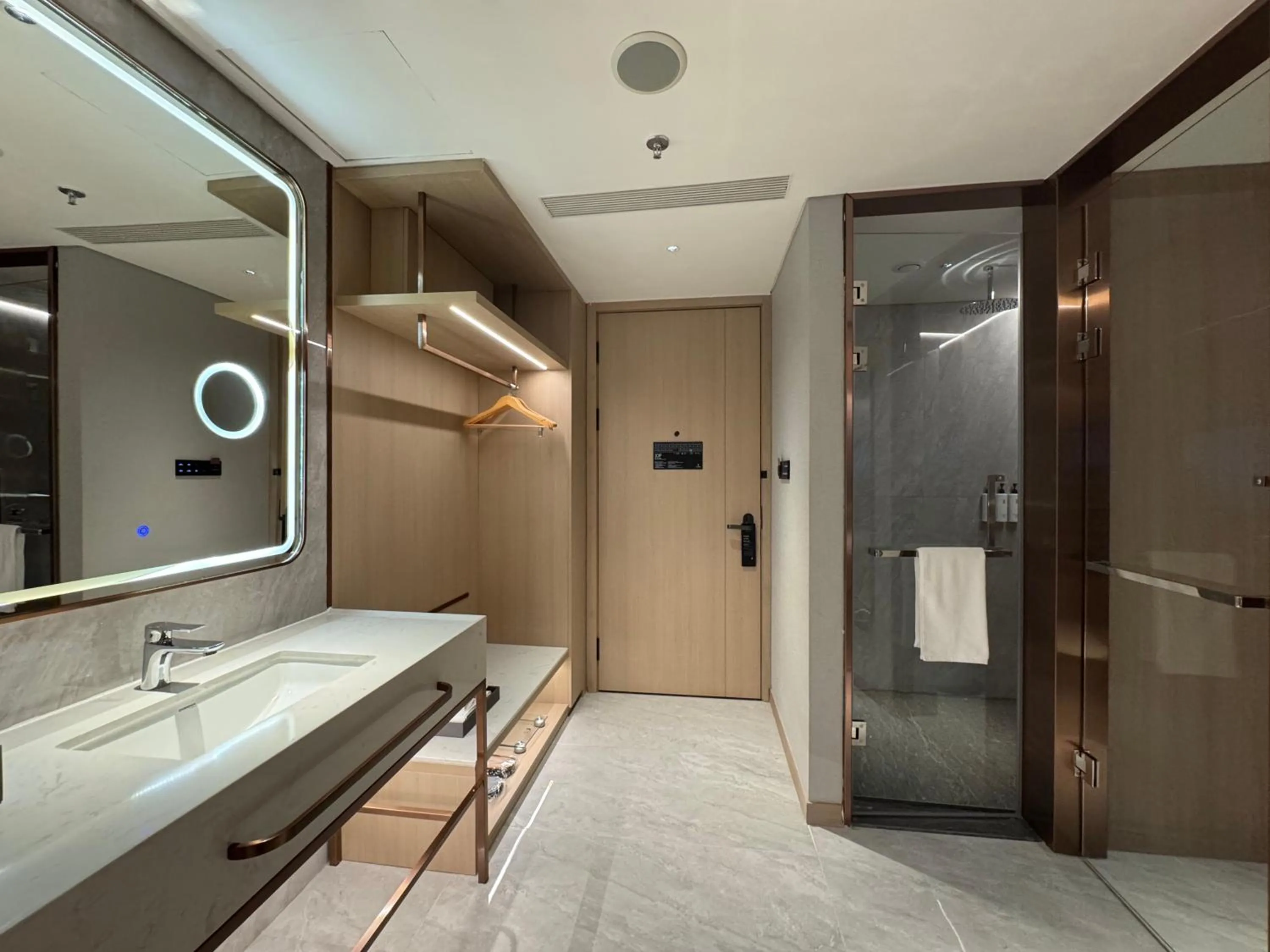 storage in Elong Hotel Jakarta PIK