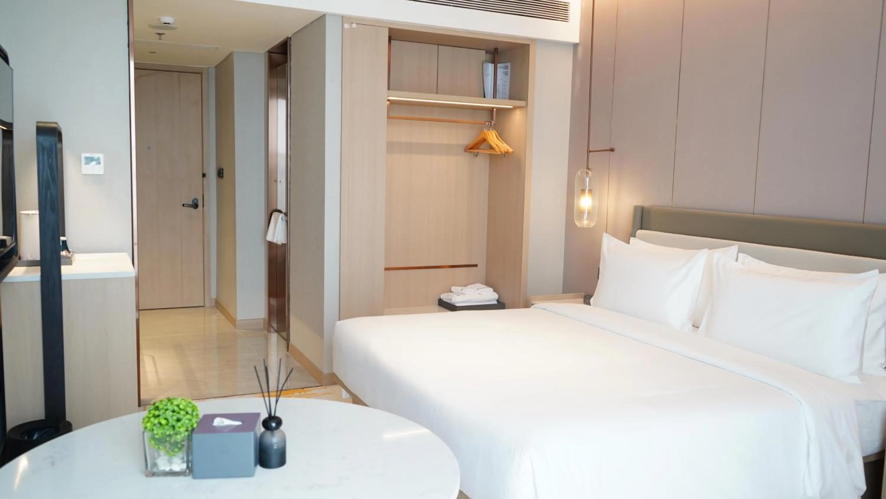 Bed in Elong Hotel Jakarta PIK