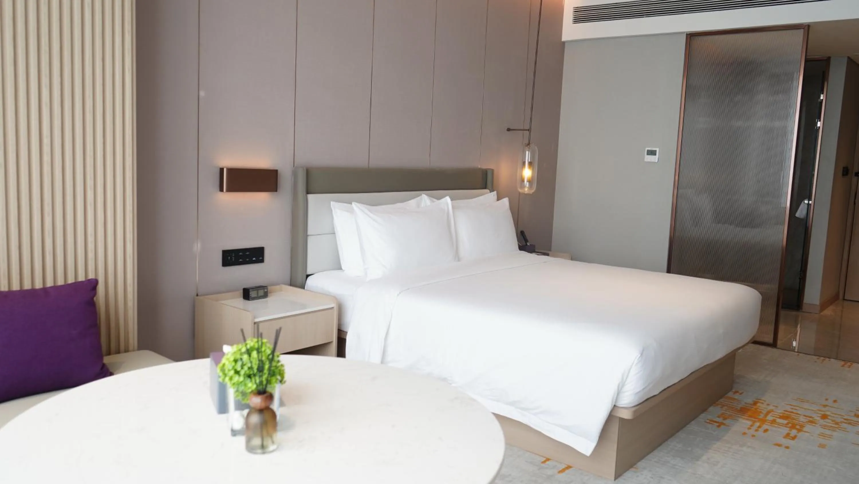 Bed in Elong Hotel Jakarta PIK