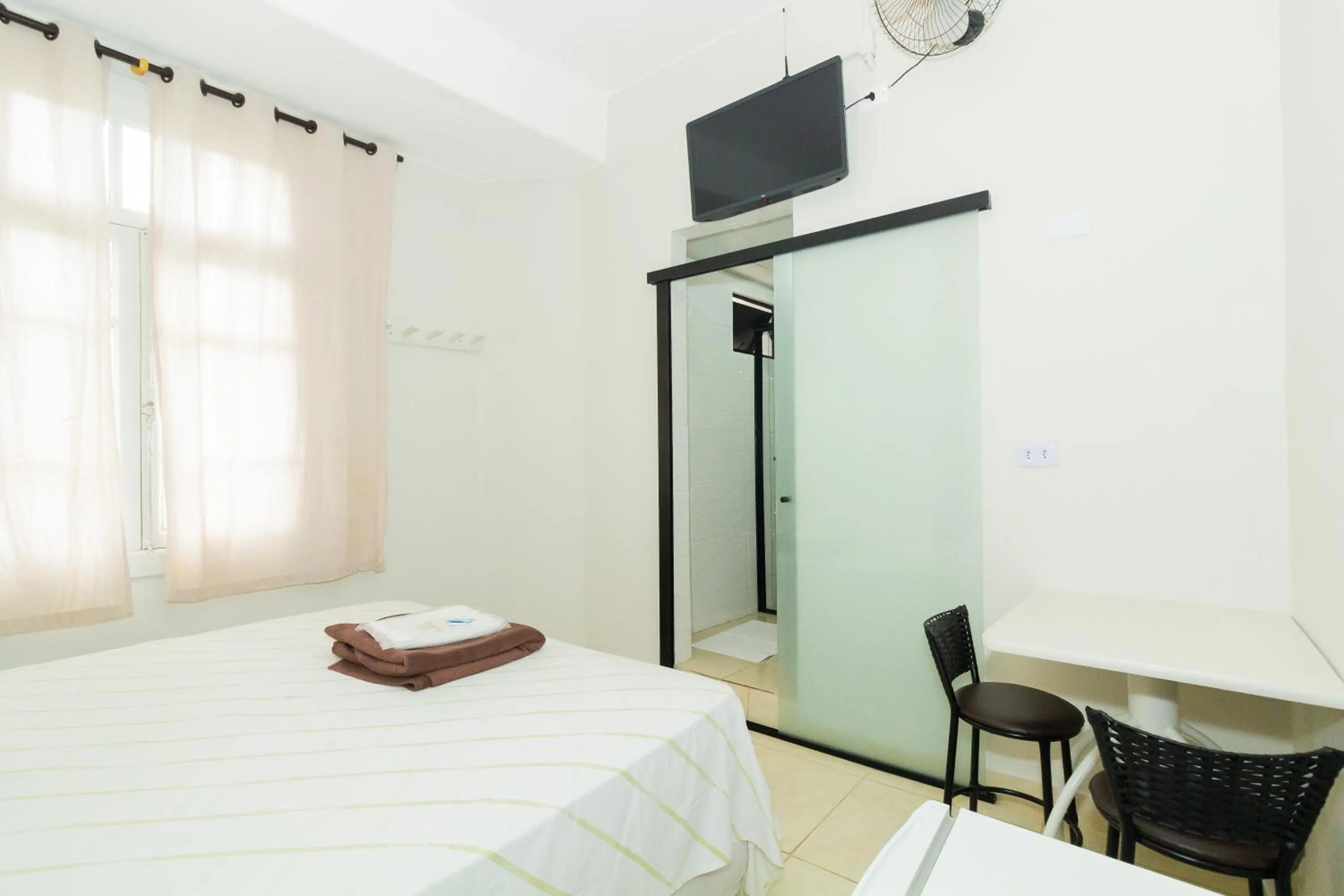 Bedroom, Bed in Hotel Ourinhos - Centro de São Paulo - Próximo 25 de Março e Brás