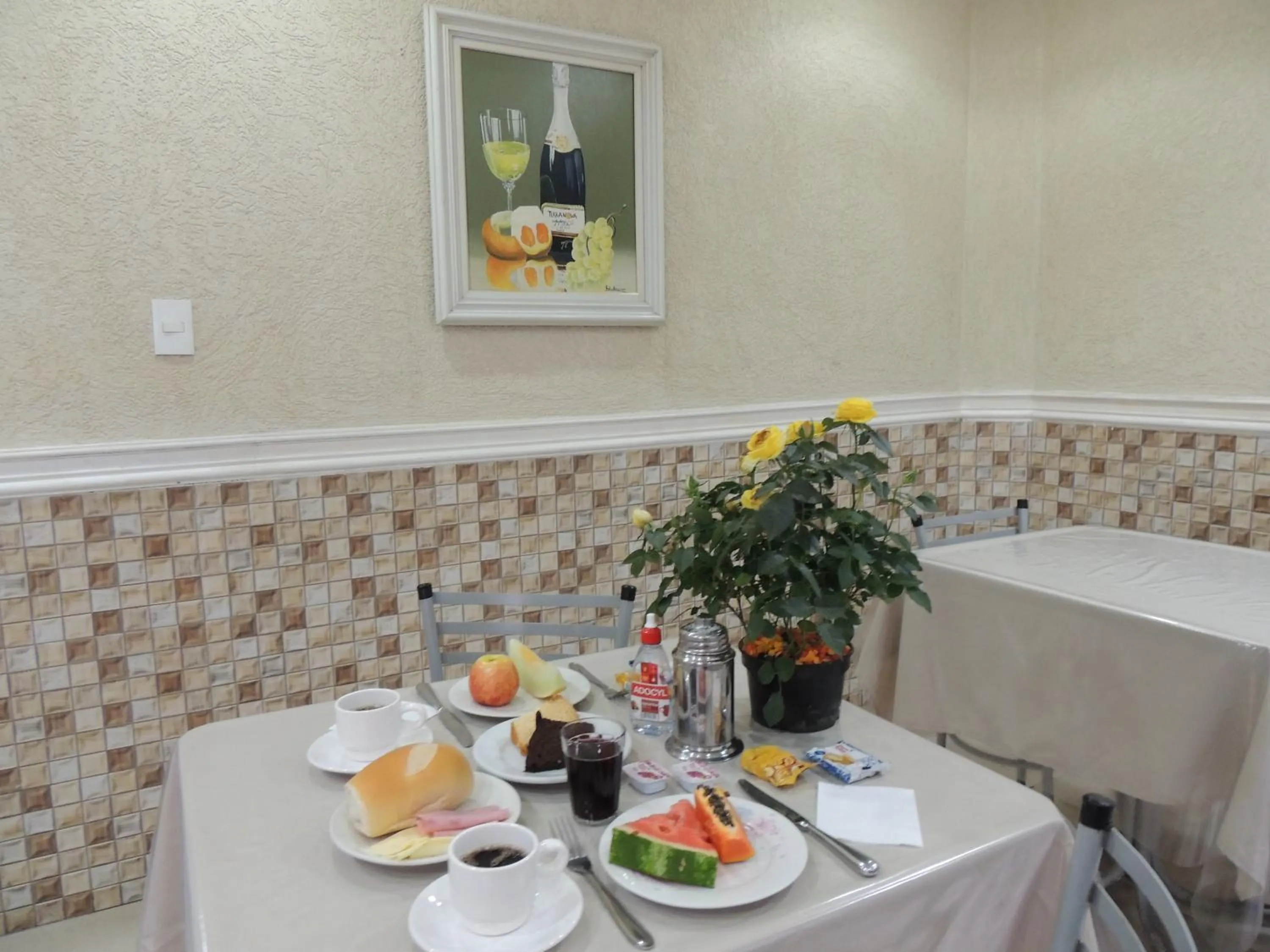 Breakfast in Hotel Ourinhos - Centro de São Paulo - Próximo 25 de Março e Brás