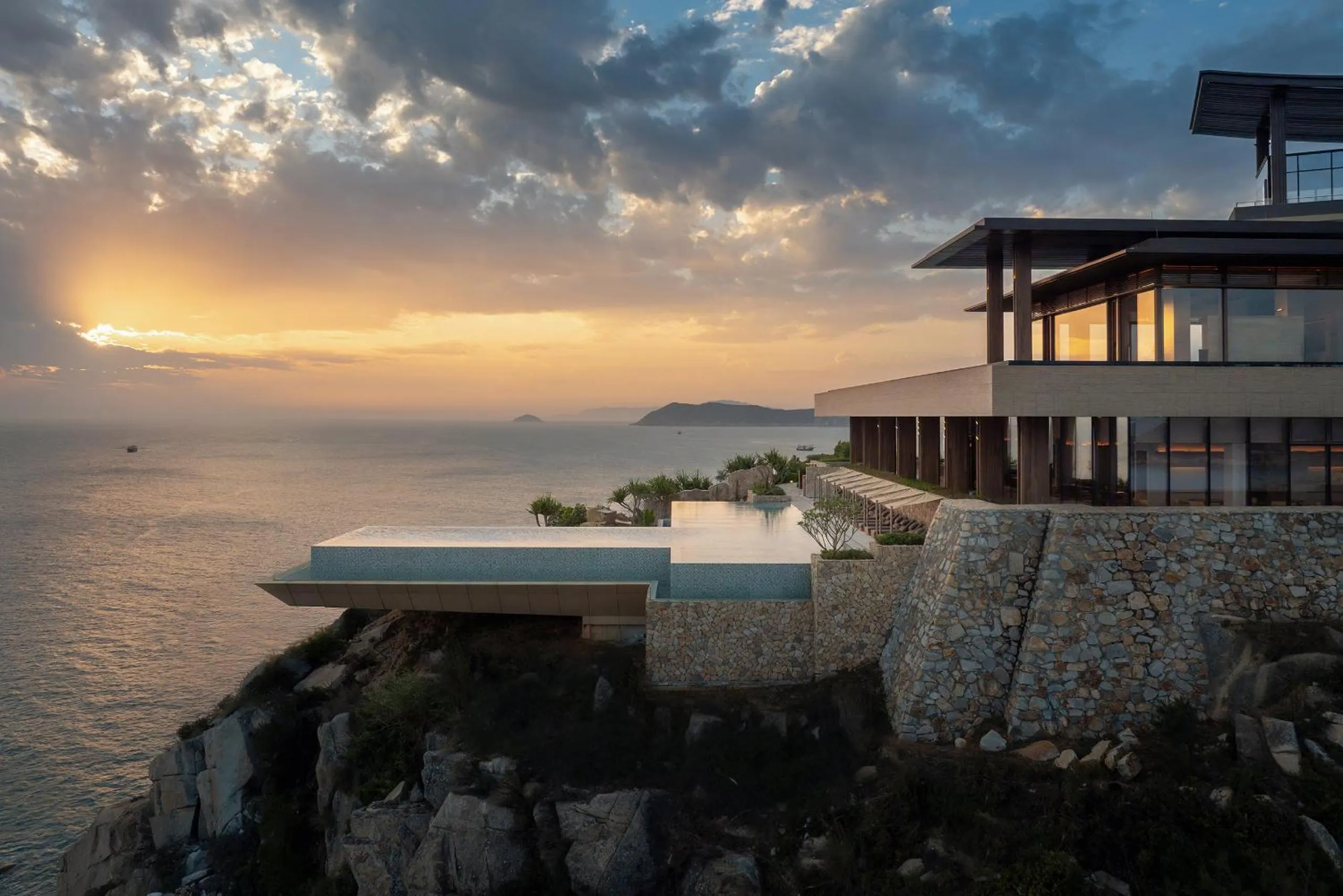 Swimming pool in Alila Dong'Ao Island Zhuhai