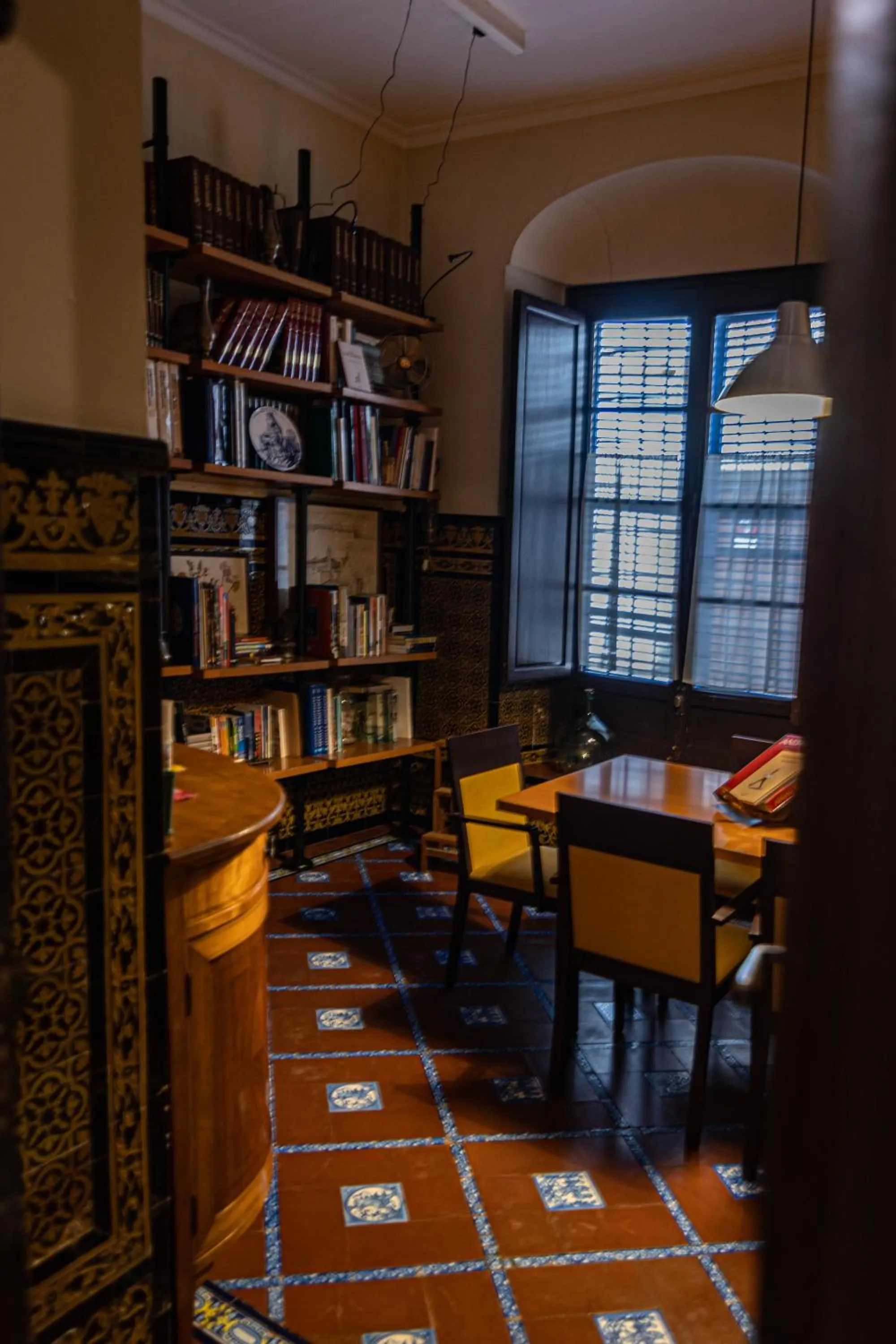 Library in Hotel Casa de los Azulejos