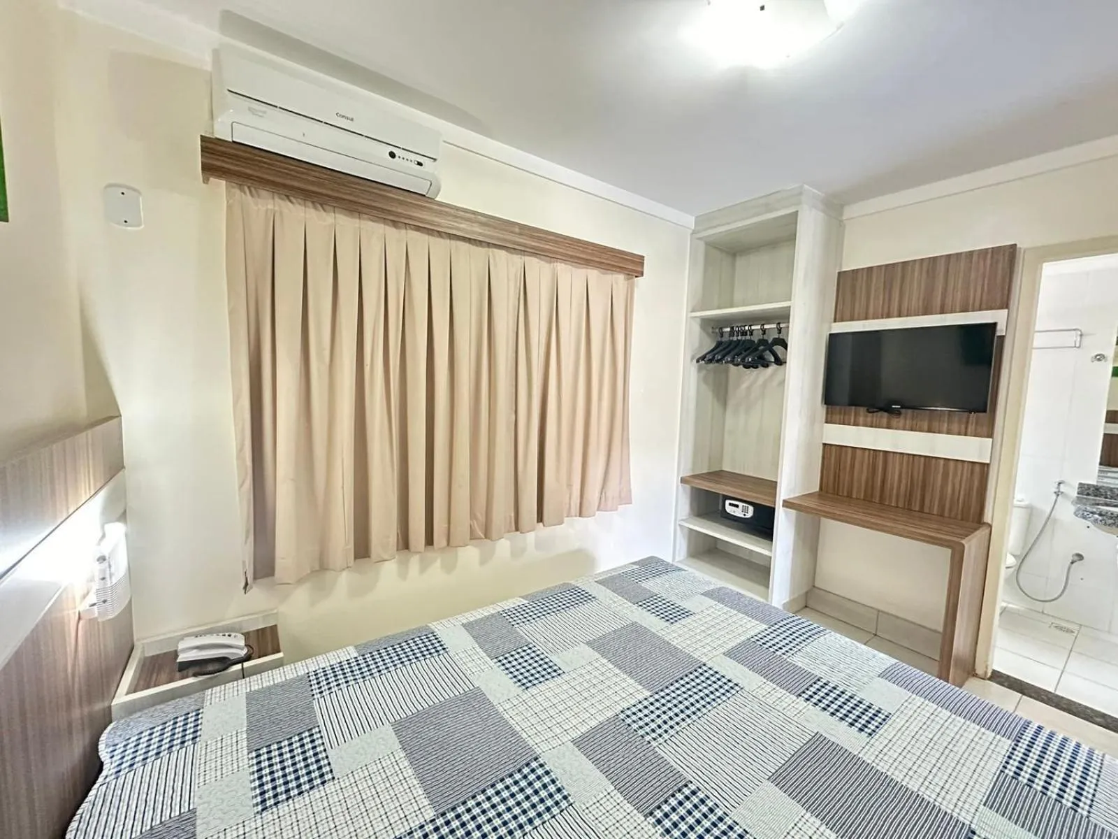 Bedroom, Bed in Lacqua diRoma II