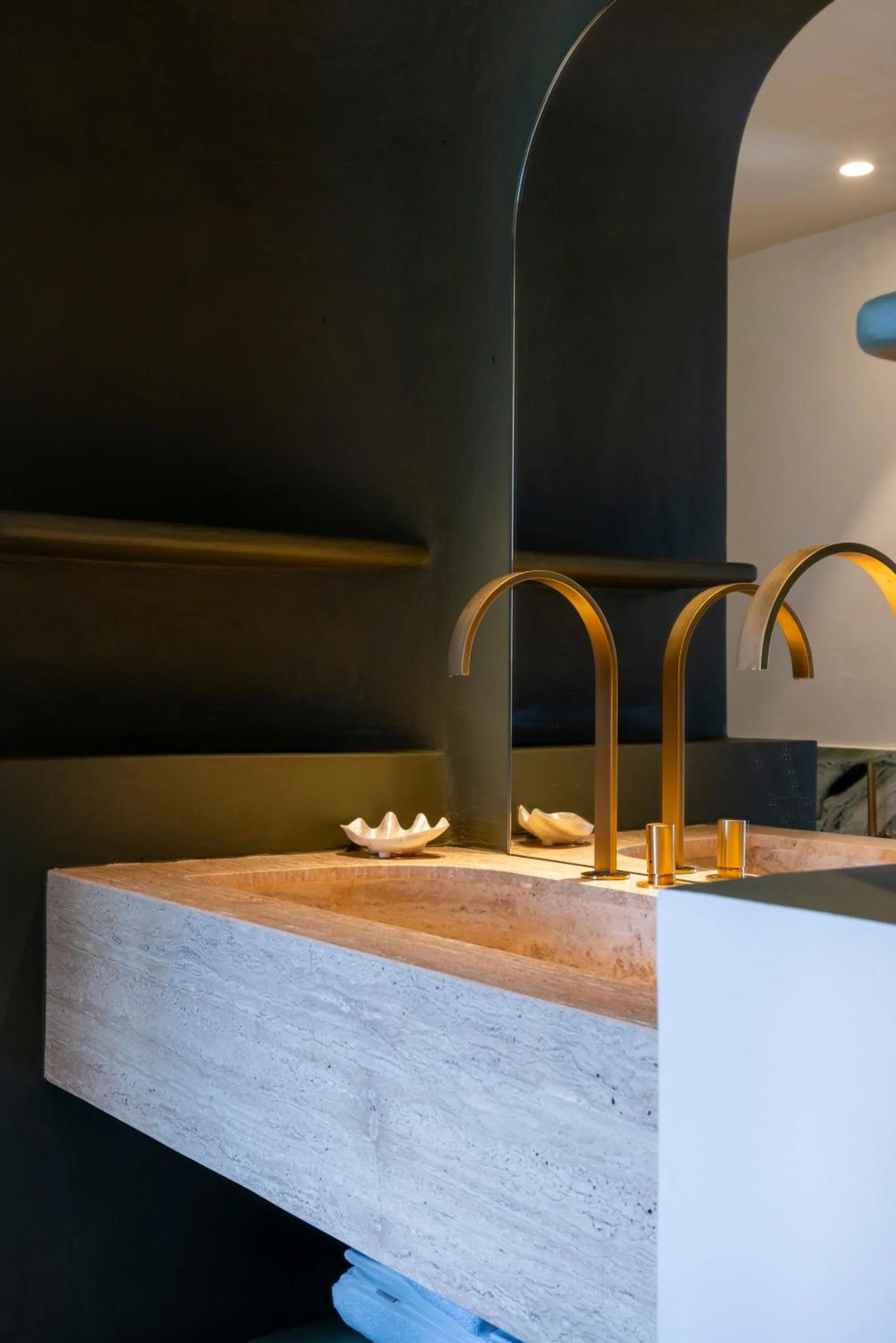 Bathroom in Hôtel Mylos - Cargèse, Piscine Intérieure et Extérieure