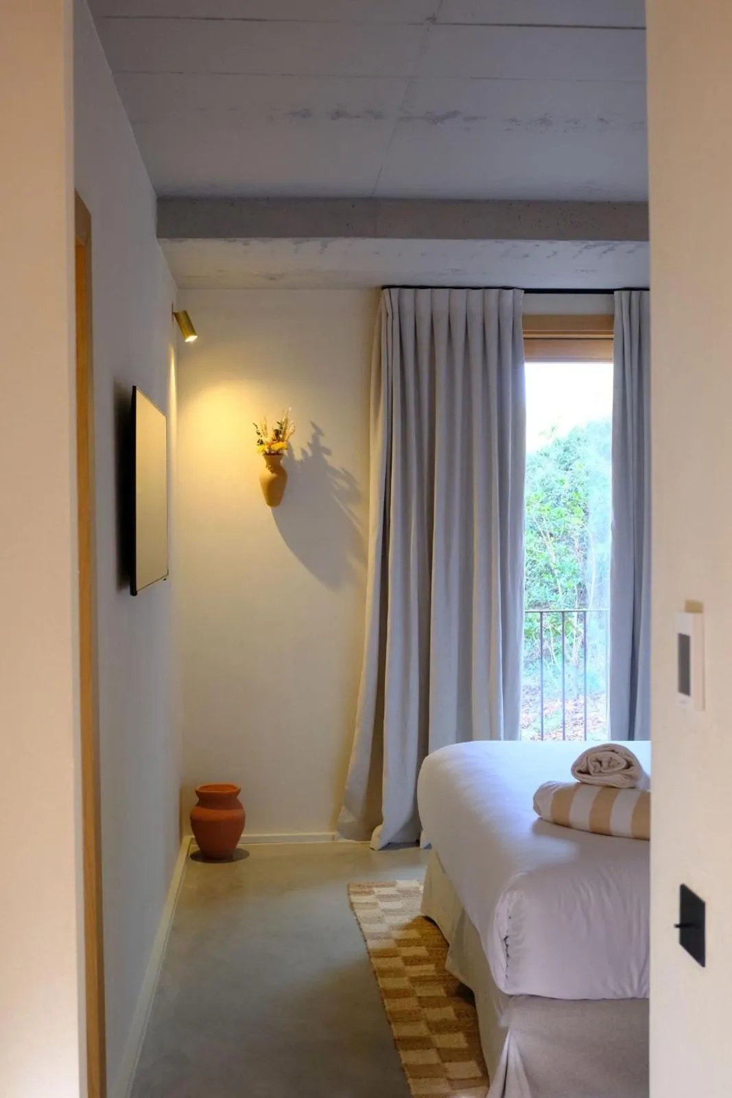 Bed in Hôtel Mylos - Cargèse, Piscine Intérieure et Extérieure