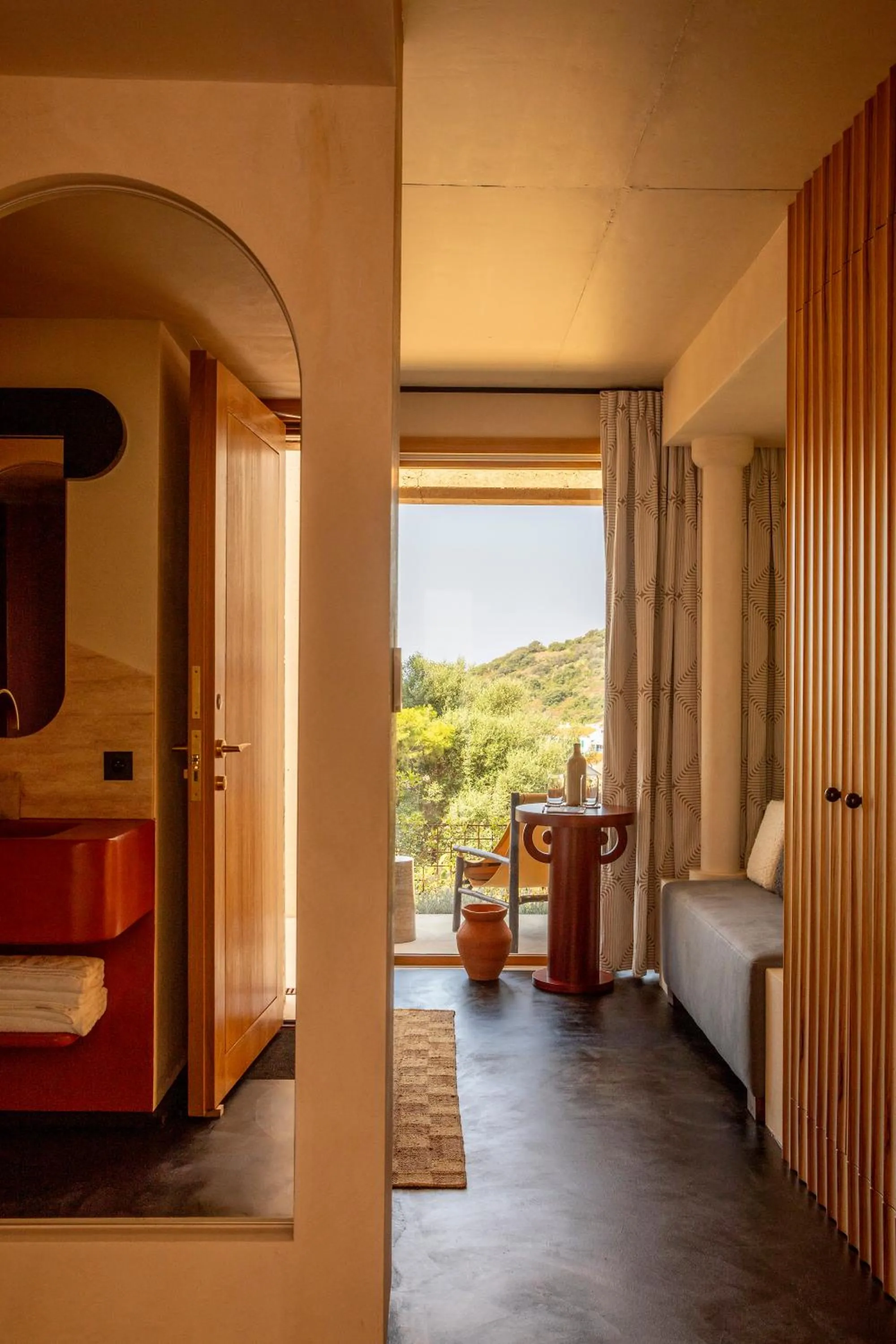 Photo of the whole room, Bed in Hôtel Mylos - Cargèse, Piscine Intérieure et Extérieure