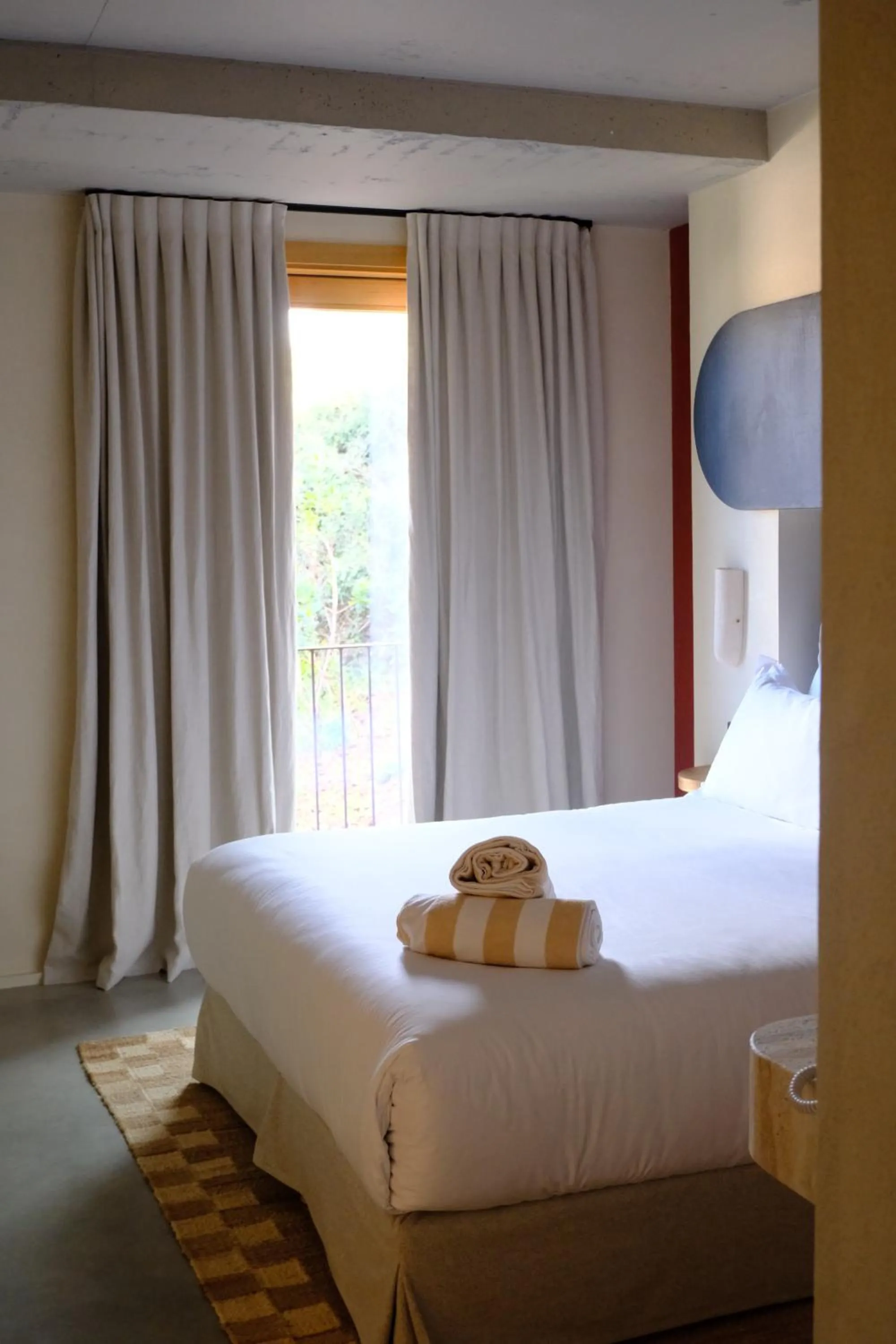 Bed in Hôtel Mylos - Cargèse, Piscine Intérieure et Extérieure