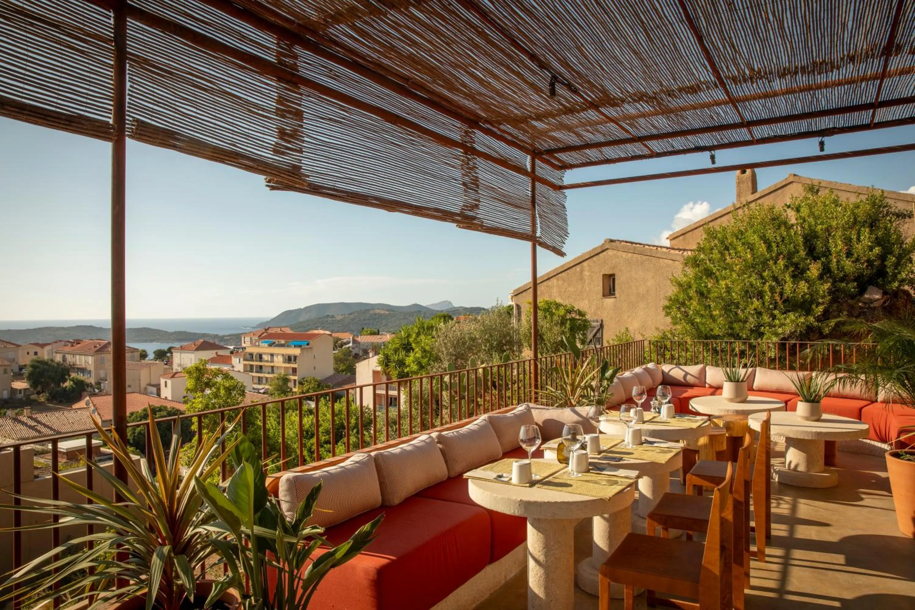Restaurant/places to eat in Hôtel Mylos - Cargèse, Piscine Intérieure et Extérieure