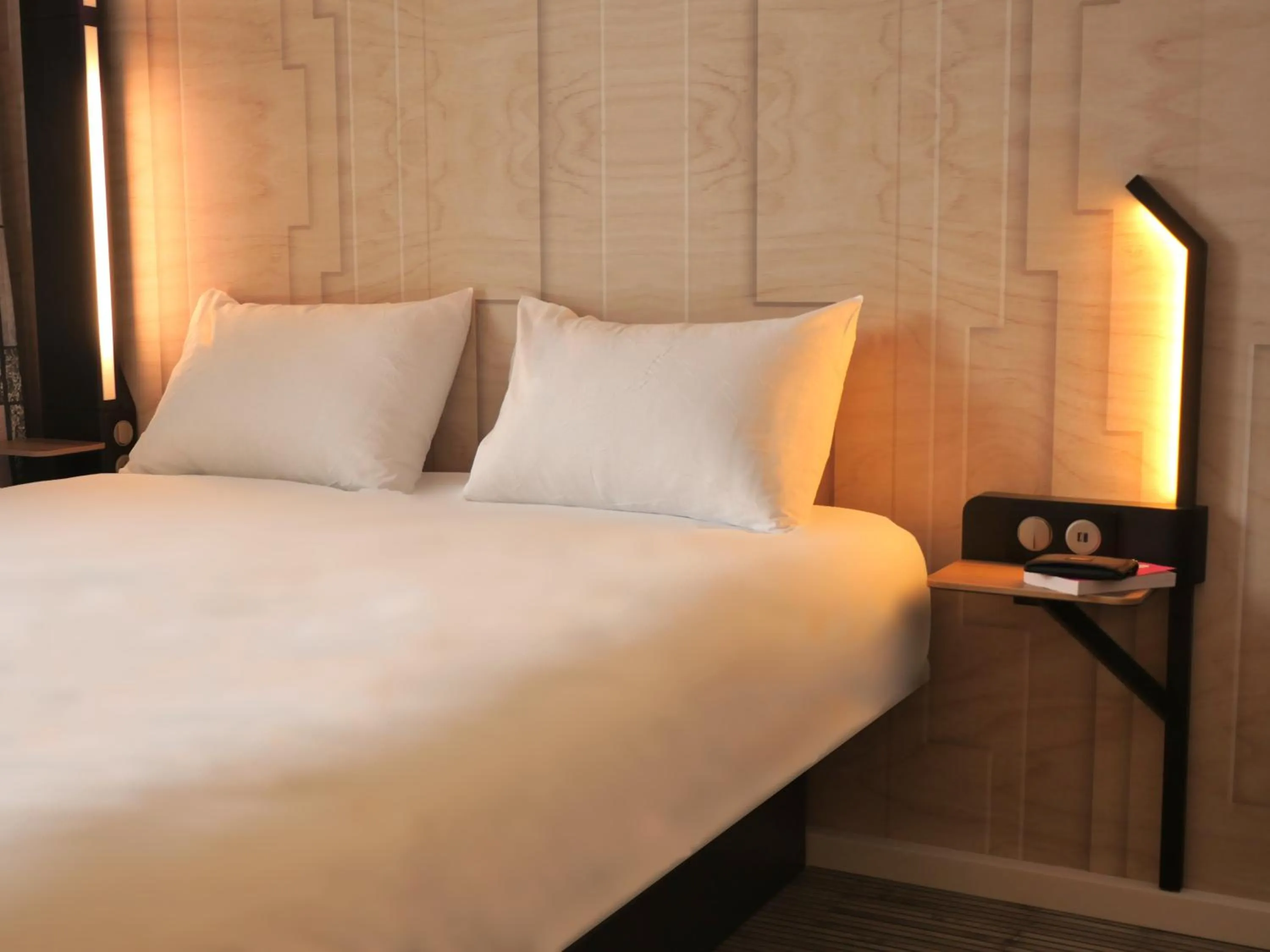 Bedroom, Bed in B&B HOTEL Carcassonne Rocadest La Cité