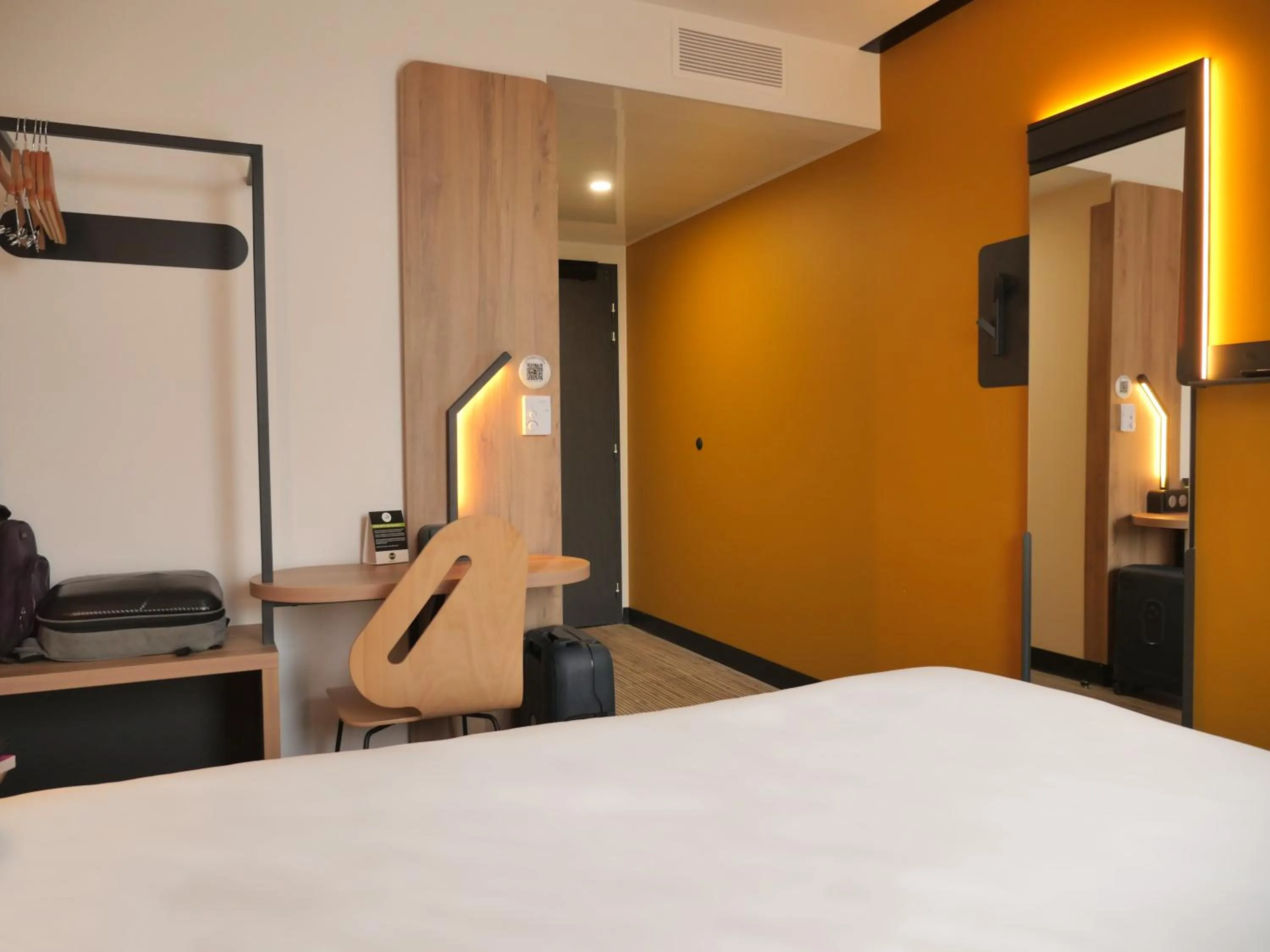 Bedroom, Bed in B&B HOTEL Carcassonne Rocadest La Cité