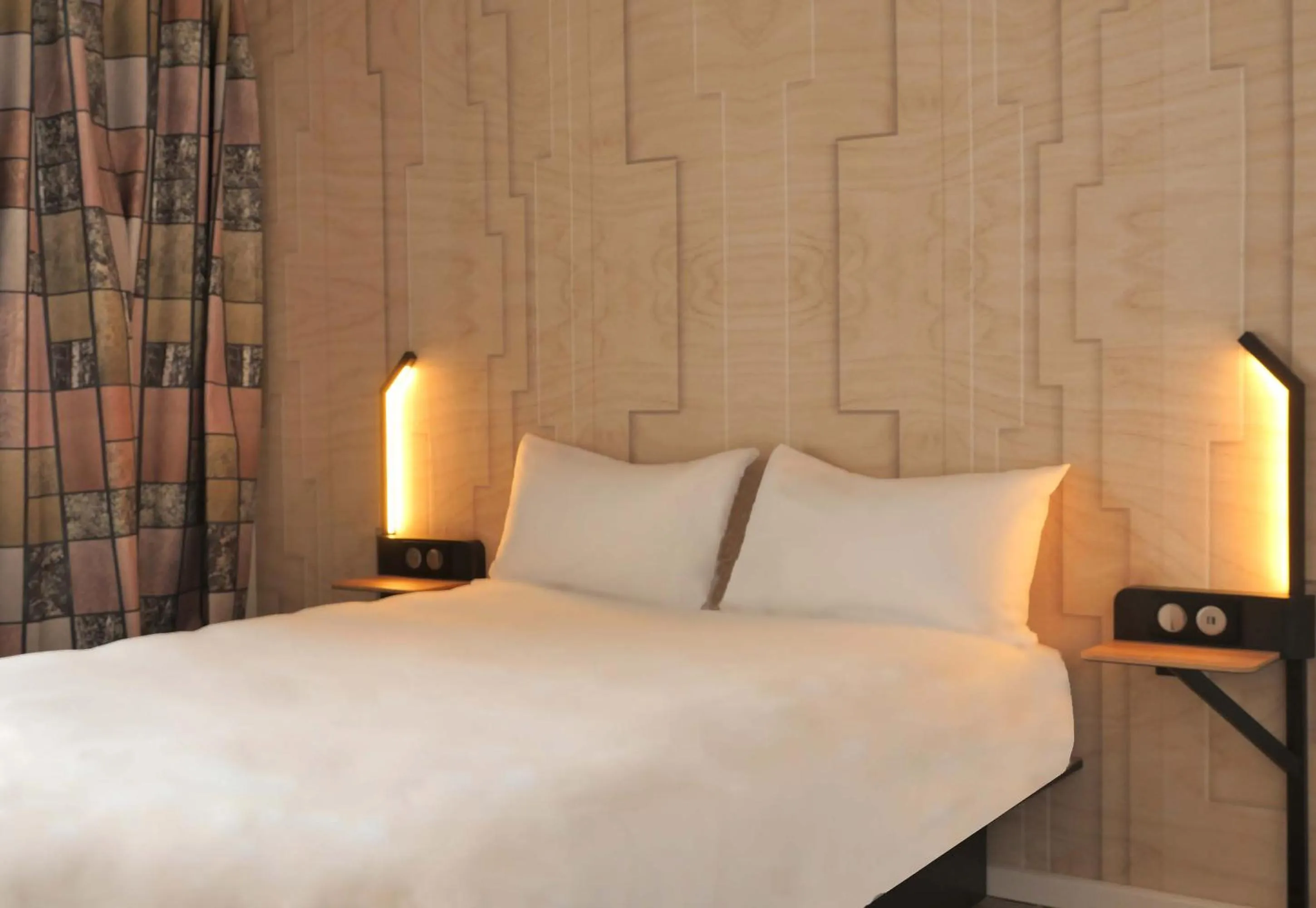 Bedroom, Bed in B&B HOTEL Carcassonne Rocadest La Cité