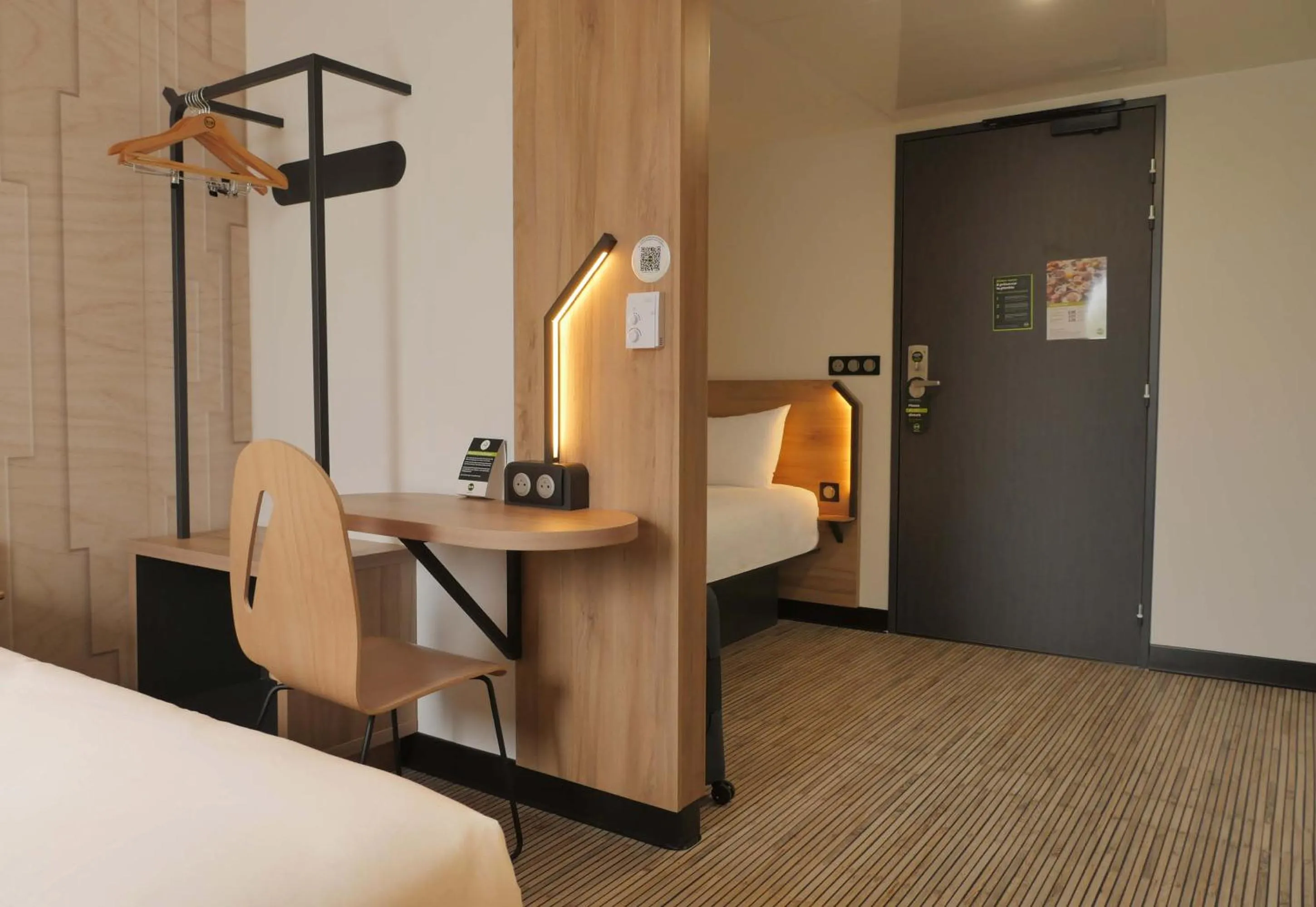 Bedroom, Bed in B&B HOTEL Carcassonne Rocadest La Cité