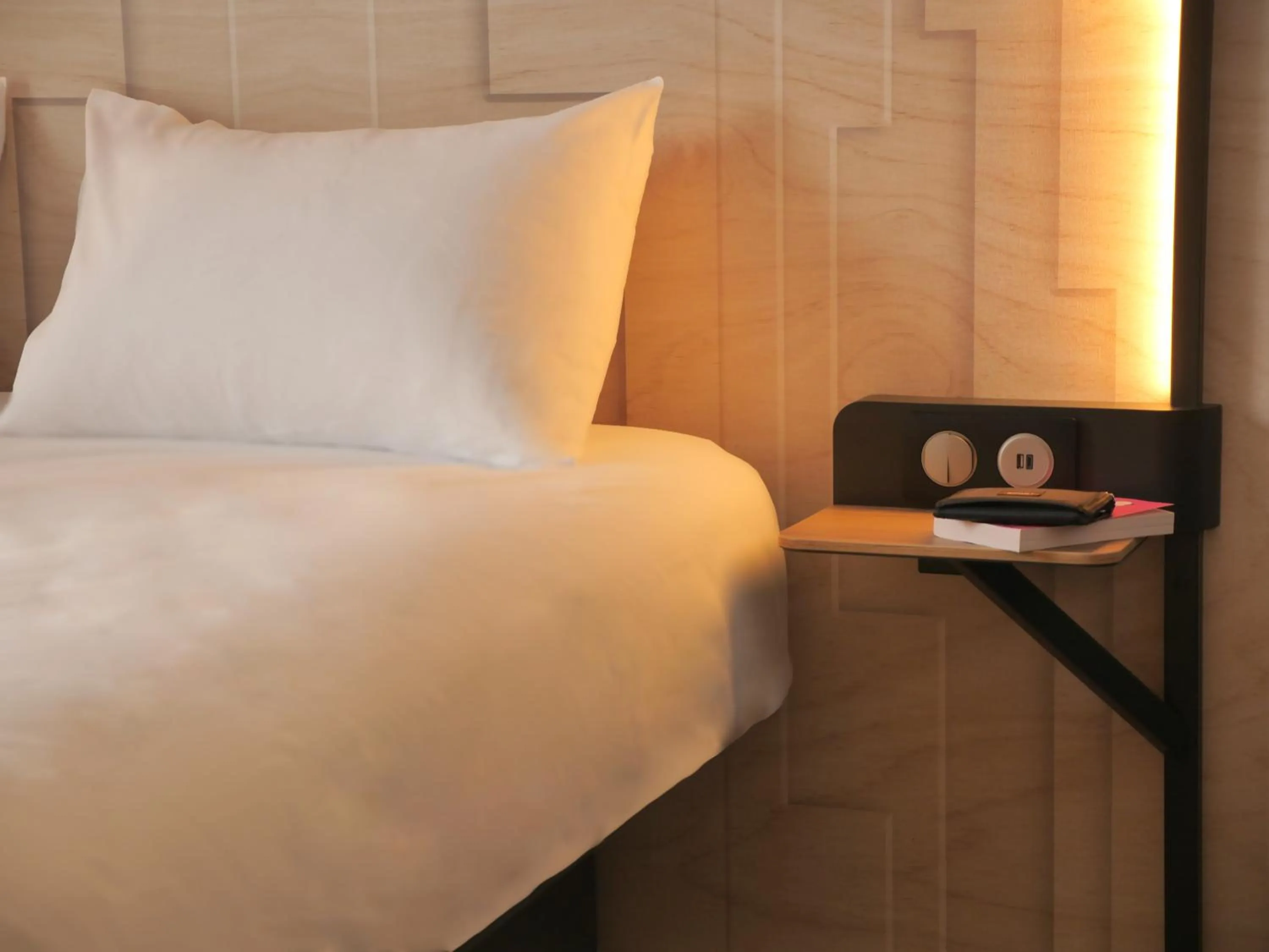 Bedroom, Bed in B&B HOTEL Carcassonne Rocadest La Cité